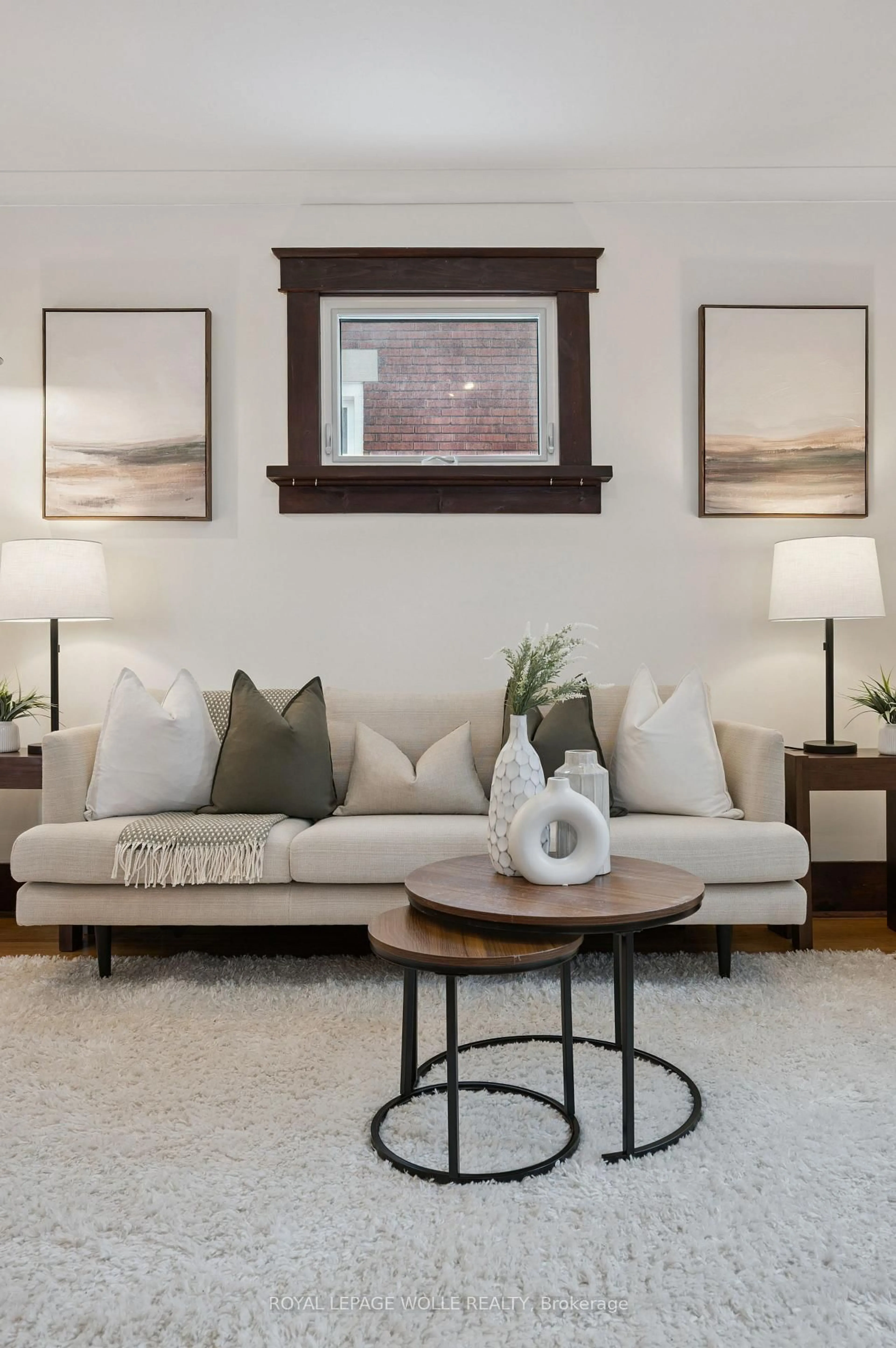 Living room with furniture, unknown for 32 Dane St, Kitchener Ontario N2H 3H7