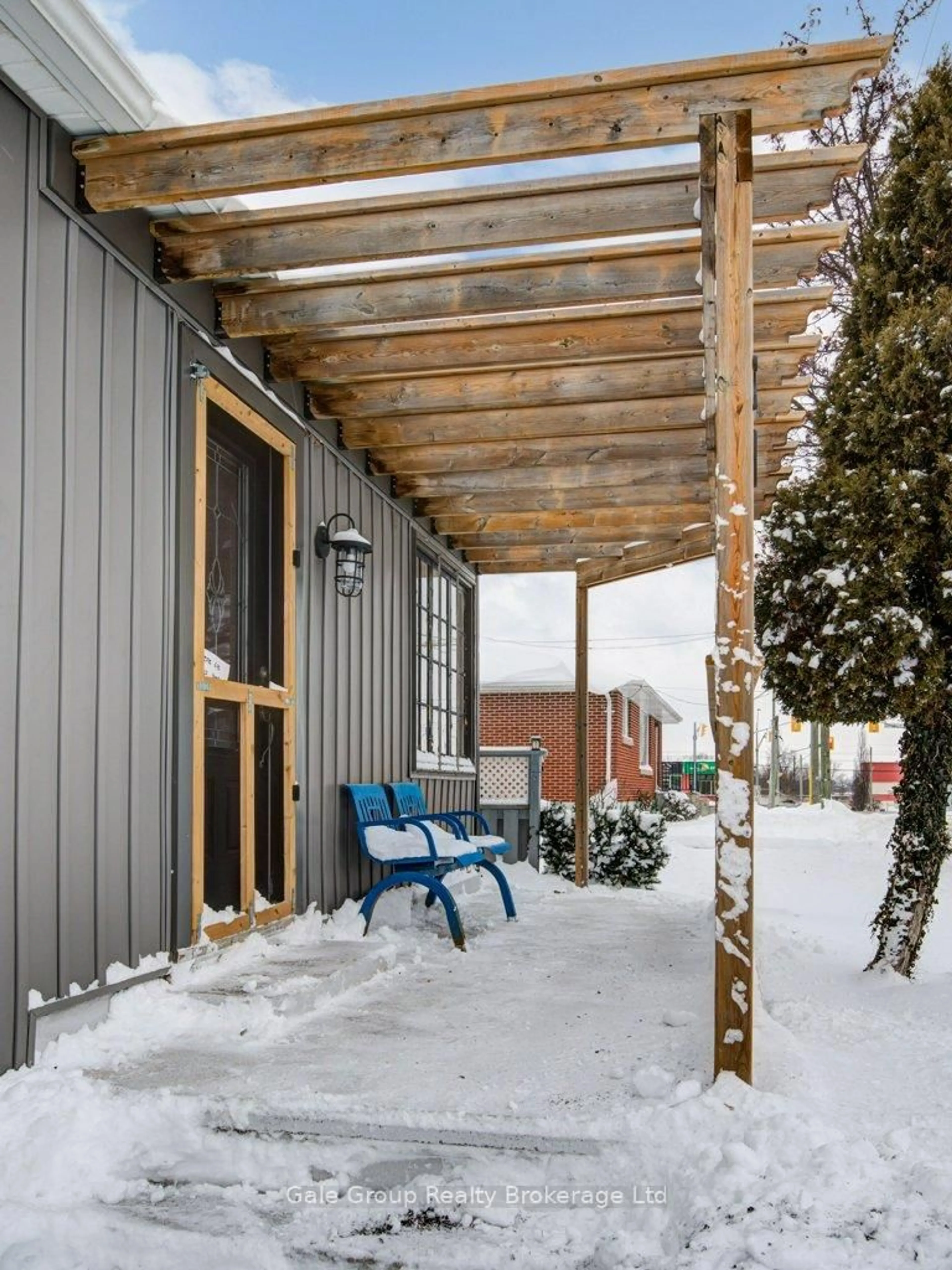 Patio, street for 20 Teeple St, Woodstock Ontario N4S 3Y7