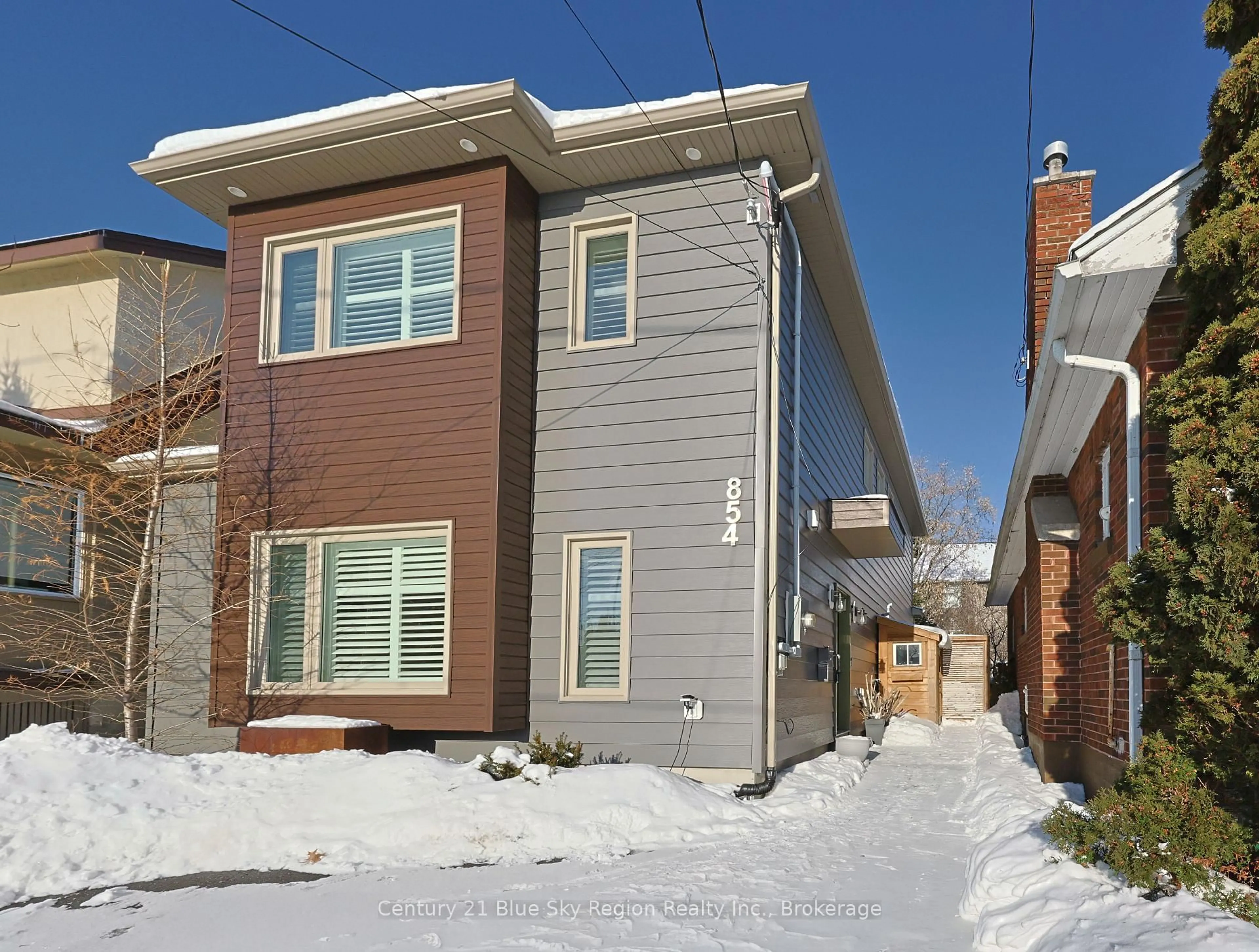 Home with brick exterior material, street for 854 Bourke St, North Bay Ontario P1B 3K6