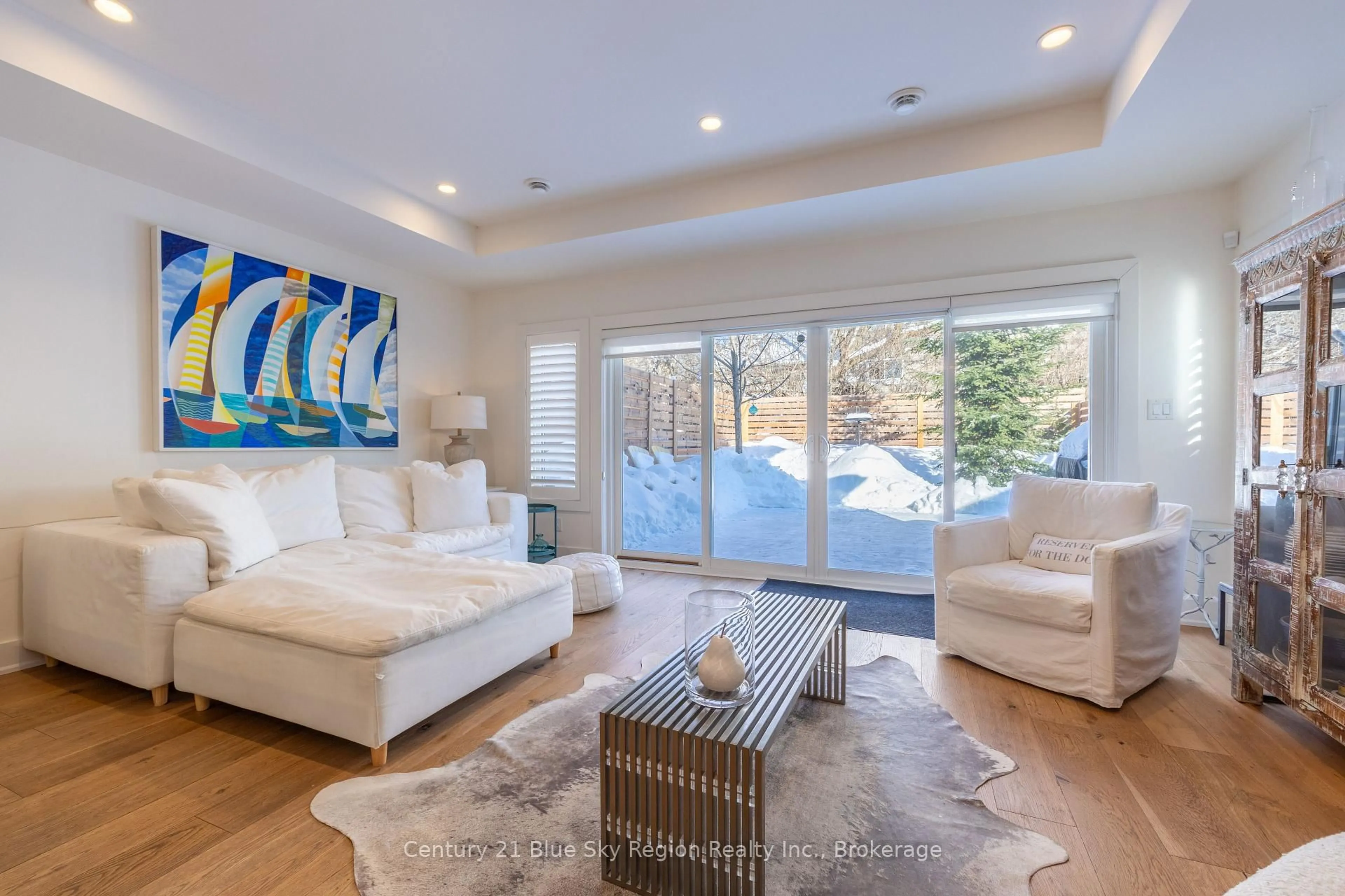 Living room with furniture, unknown for 854 Bourke St, North Bay Ontario P1B 3K6