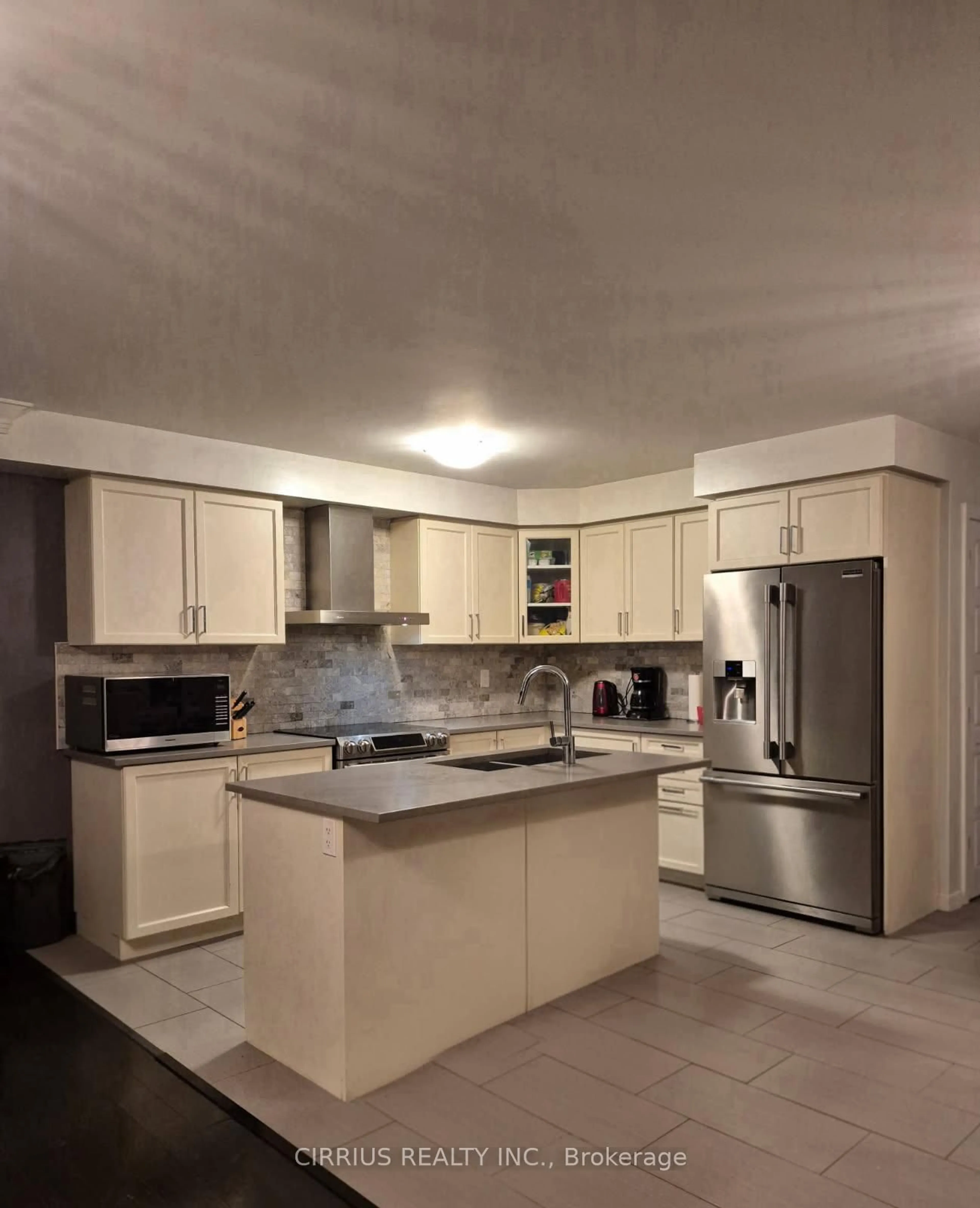 Open concept kitchen, unknown for 23 Galloway Ave, Haldimand Ontario N3W 0B5