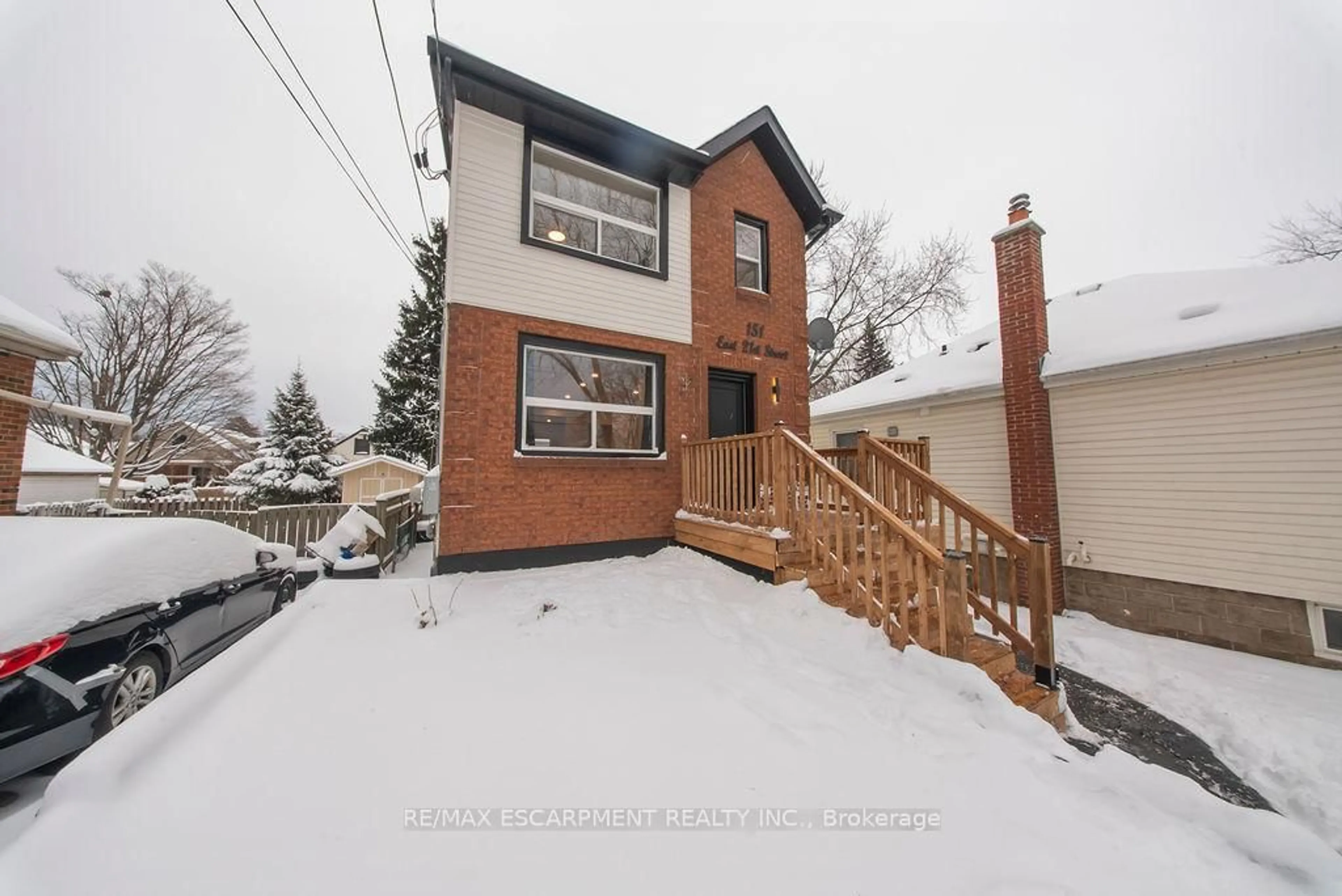 Unknown for 151 East 21st St, Hamilton Ontario L8V 2T5