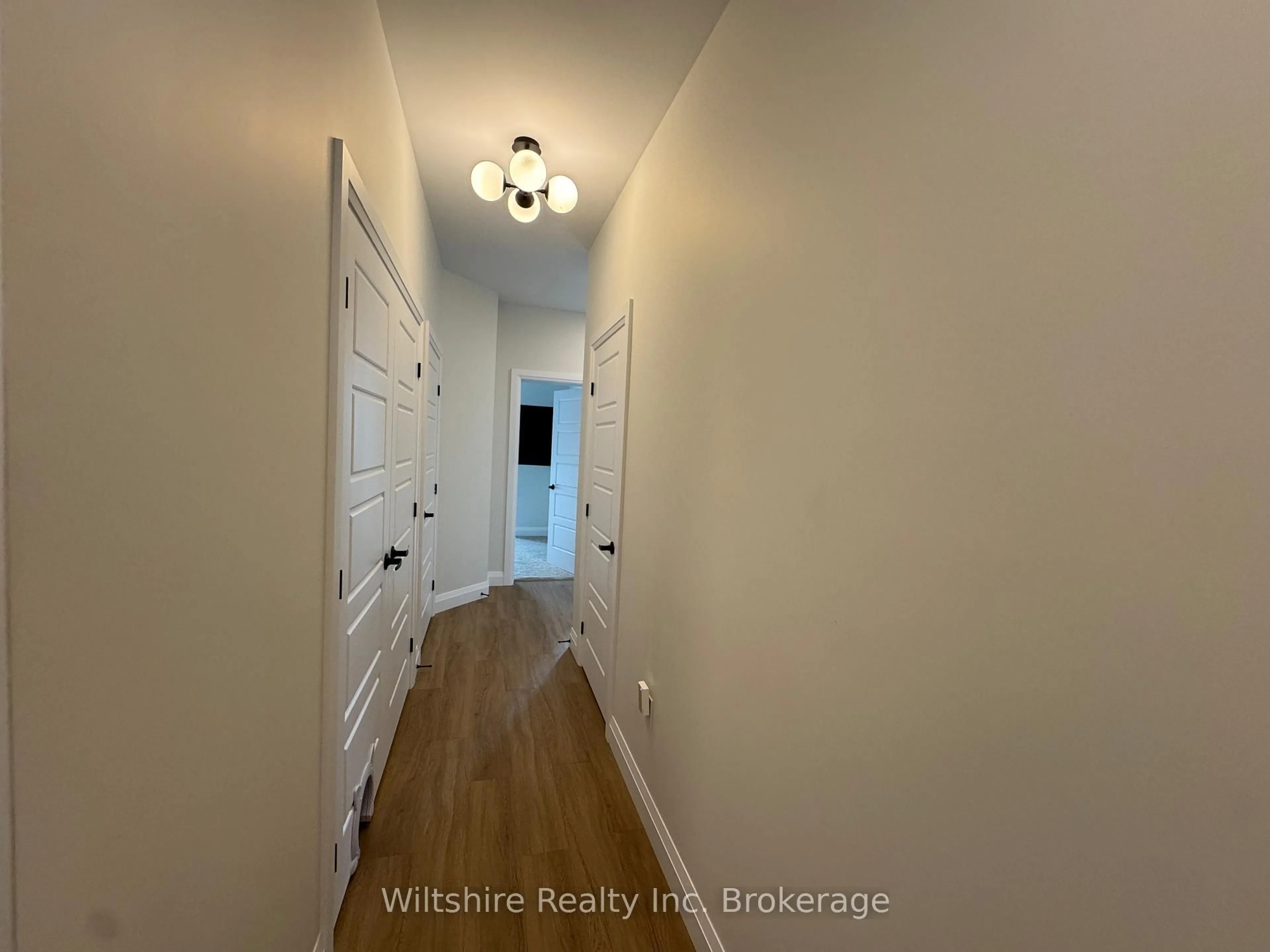 Indoor entryway for 361 Quarter Town Line #1105, Tillsonburg Ontario N4G 0K2