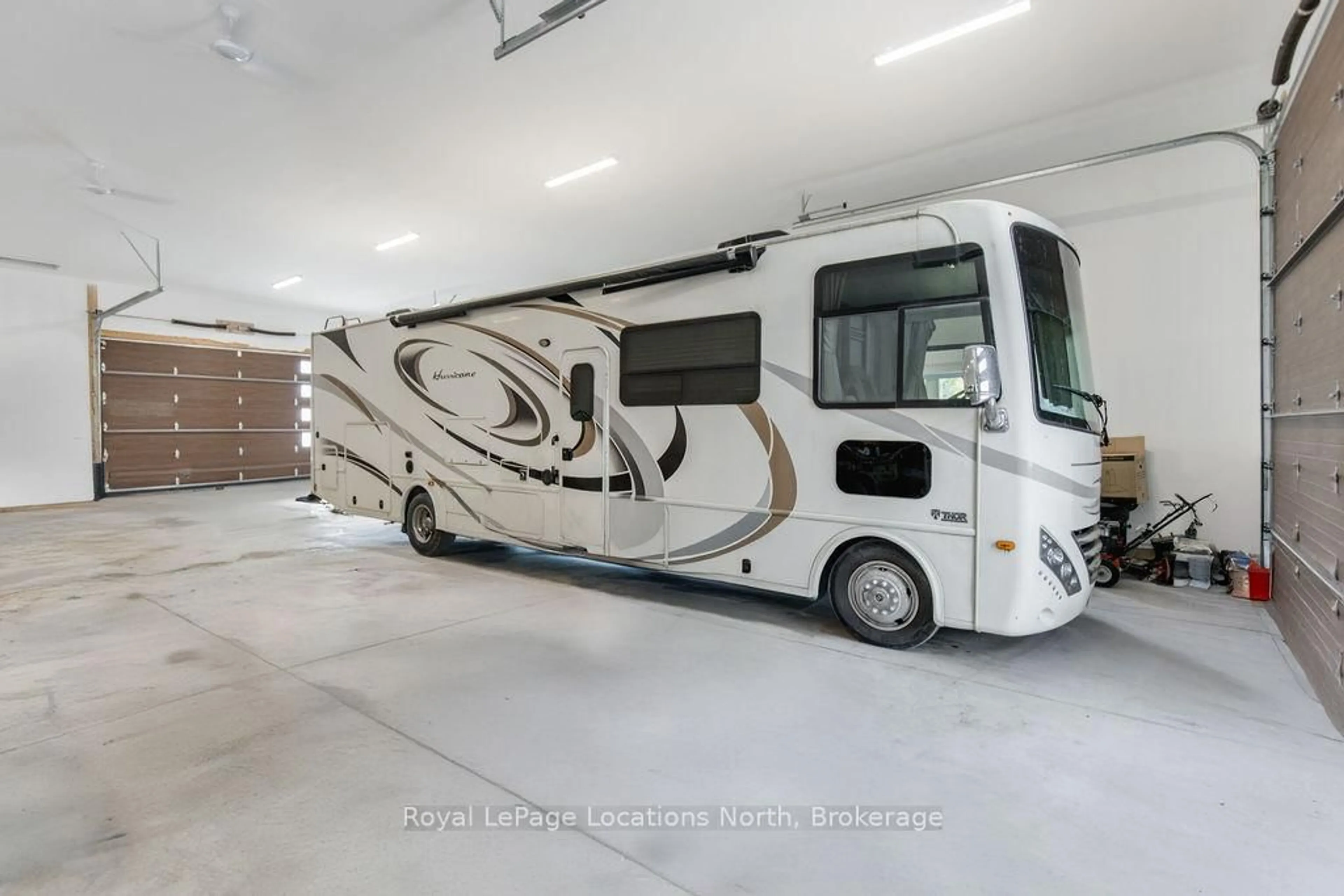 Indoor garage for 429540 8th B Concession, Grey Highlands Ontario N0C 1M0