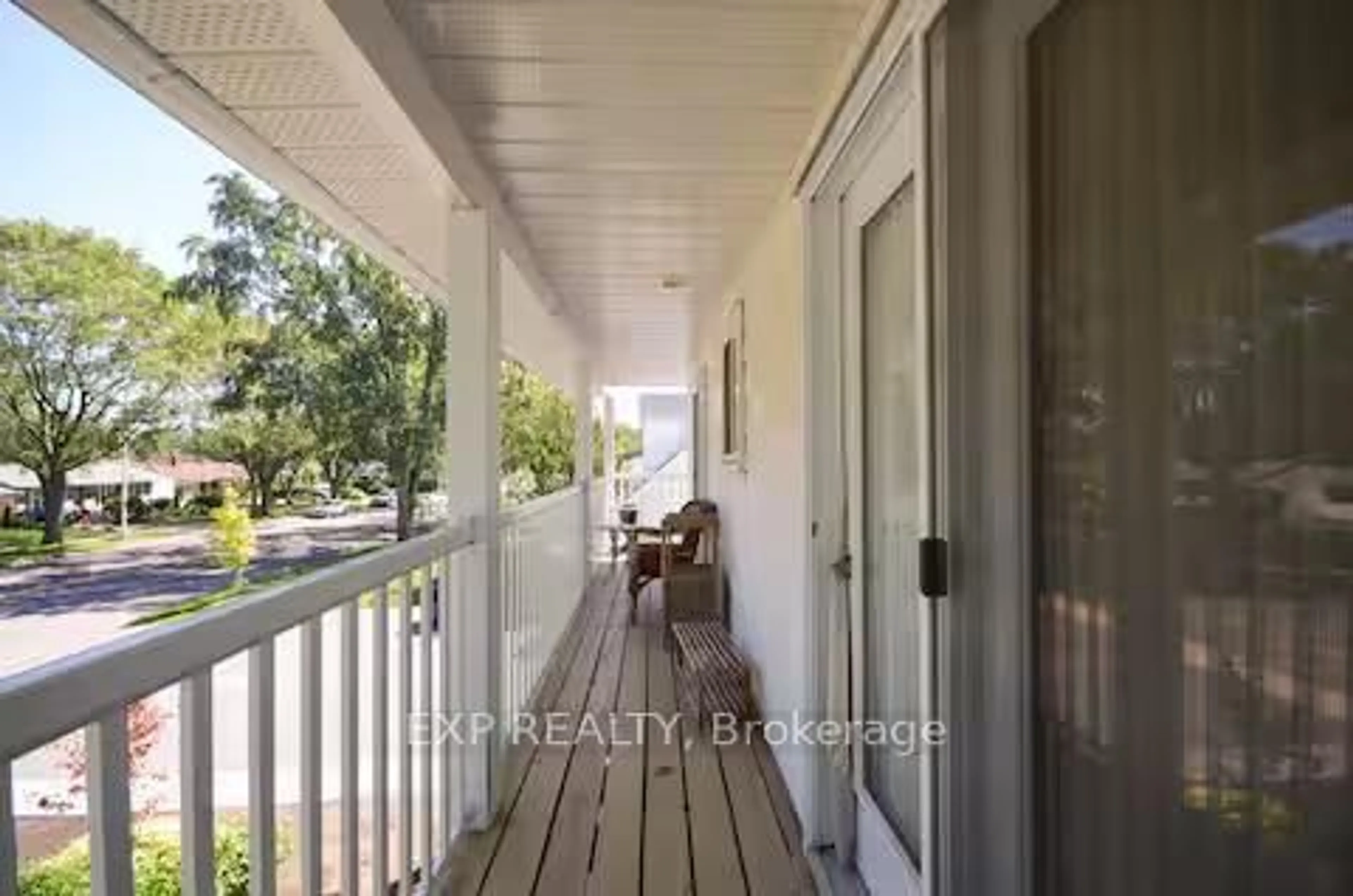 Indoor entryway for 2389 Ogilvie Rd, Ottawa Ontario K1J 7N4