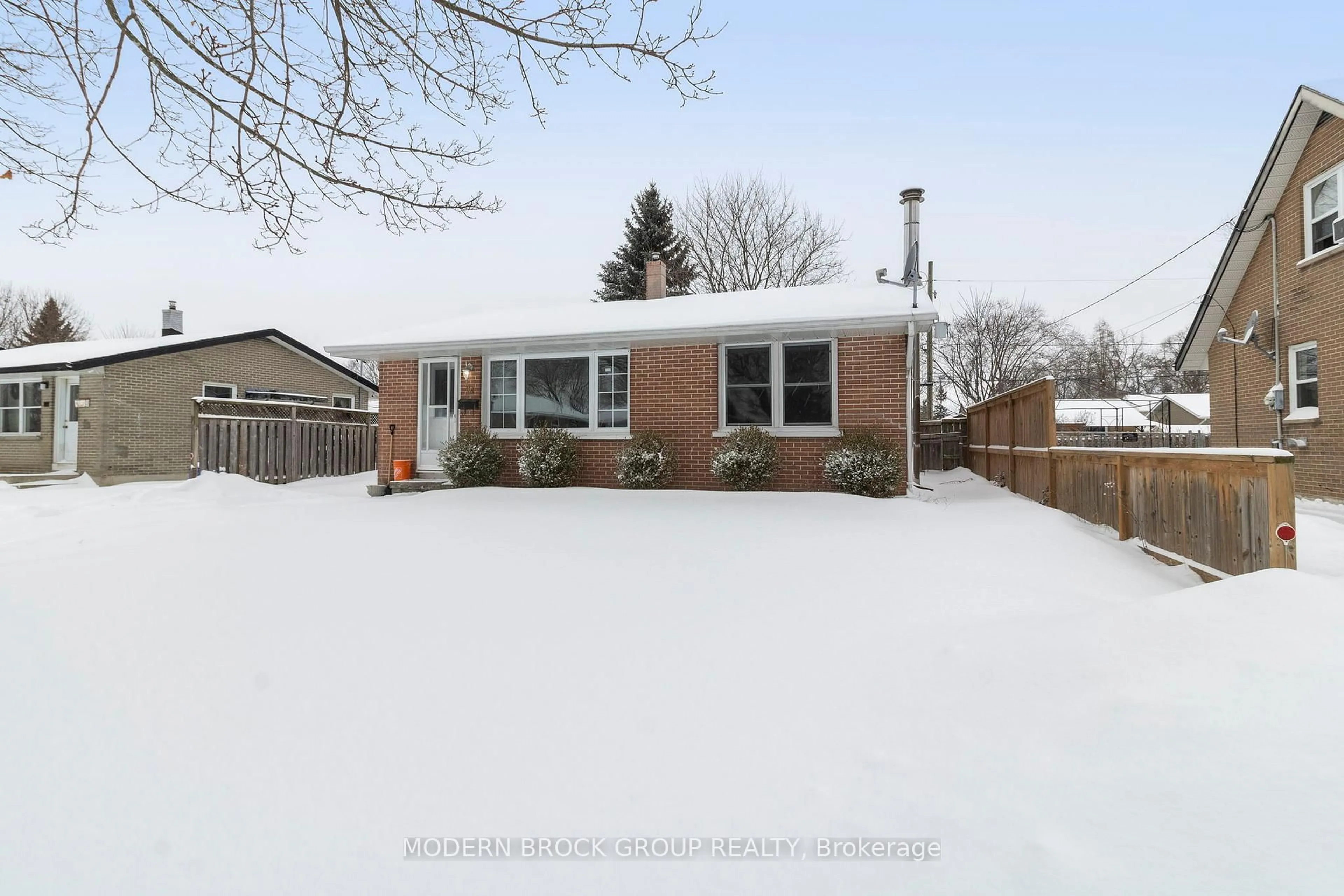 Home with vinyl exterior material, street for 94 Bisley Cres, Brockville Ontario K6V 2T8