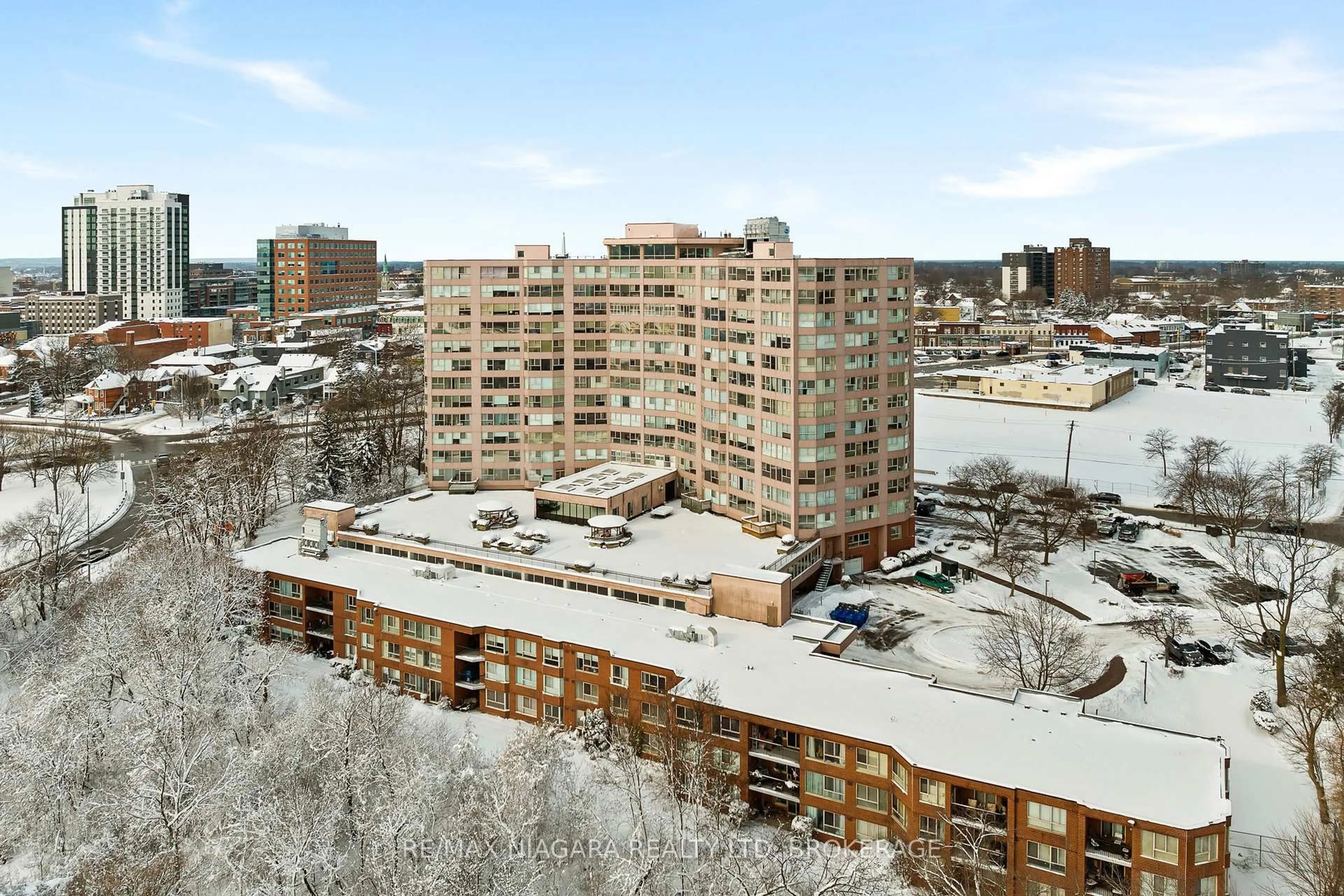 Unknown for 7 GALE Cres #502, St. Catharines Ontario L2R 7M8