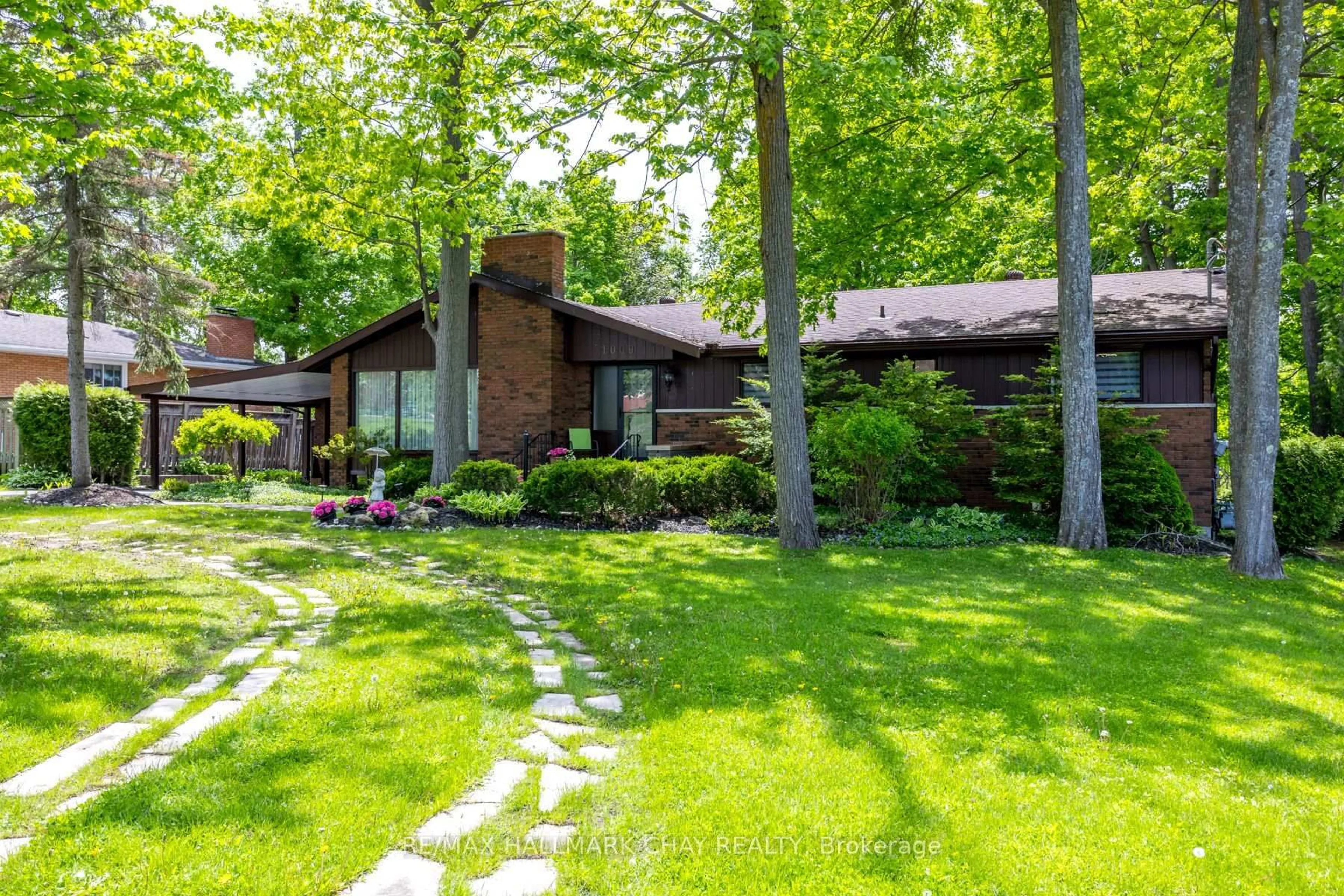 Unknown for 1009 FAIRBAIRN St, Peterborough Ontario K9K 1C1