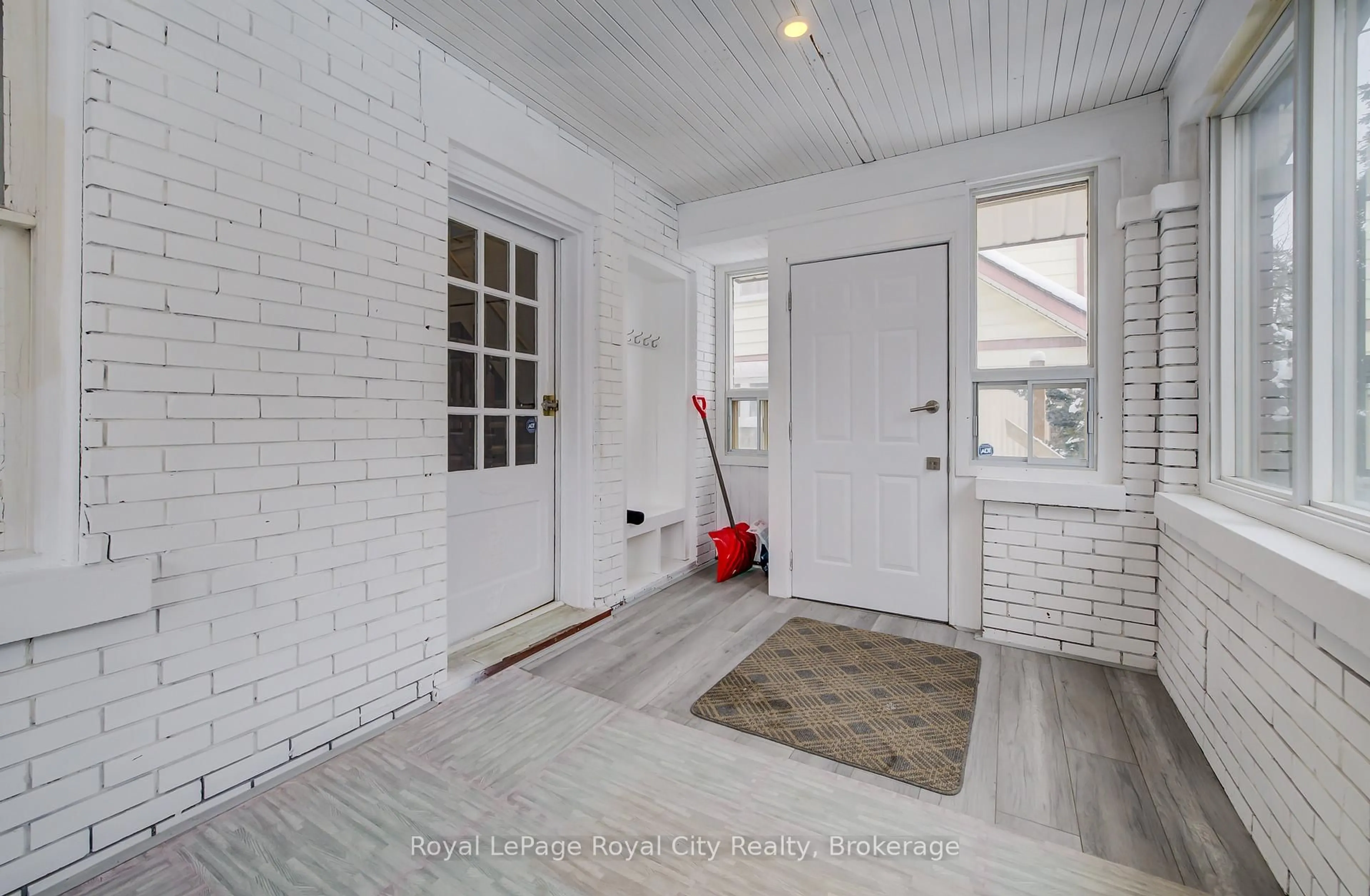 Indoor entryway for 18 Shanley St, Kitchener Ontario N2H 5N8