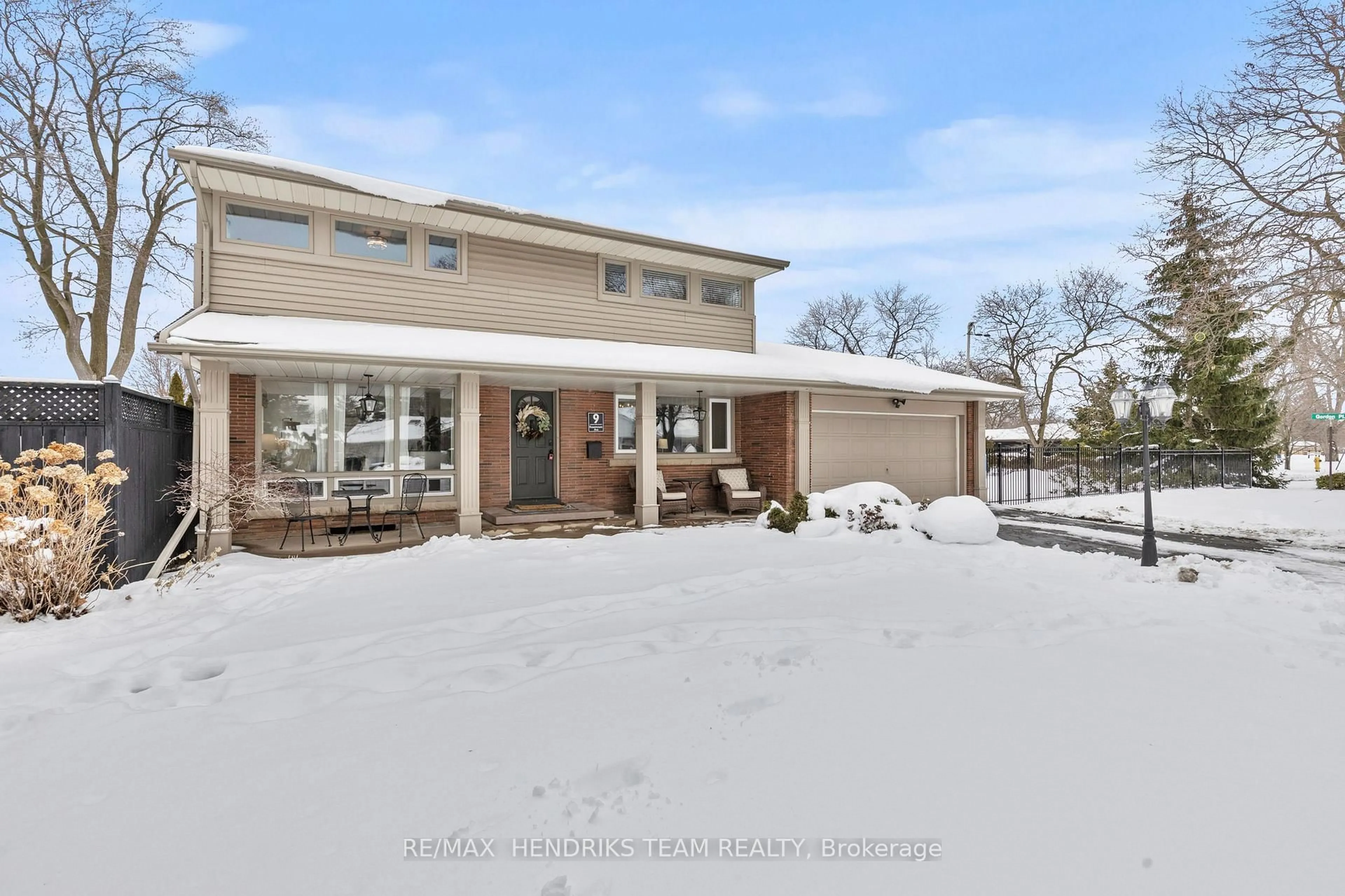 Home with brick exterior material, street for 9 Rosemount Ave, St. Catharines Ontario L2M 1Z4