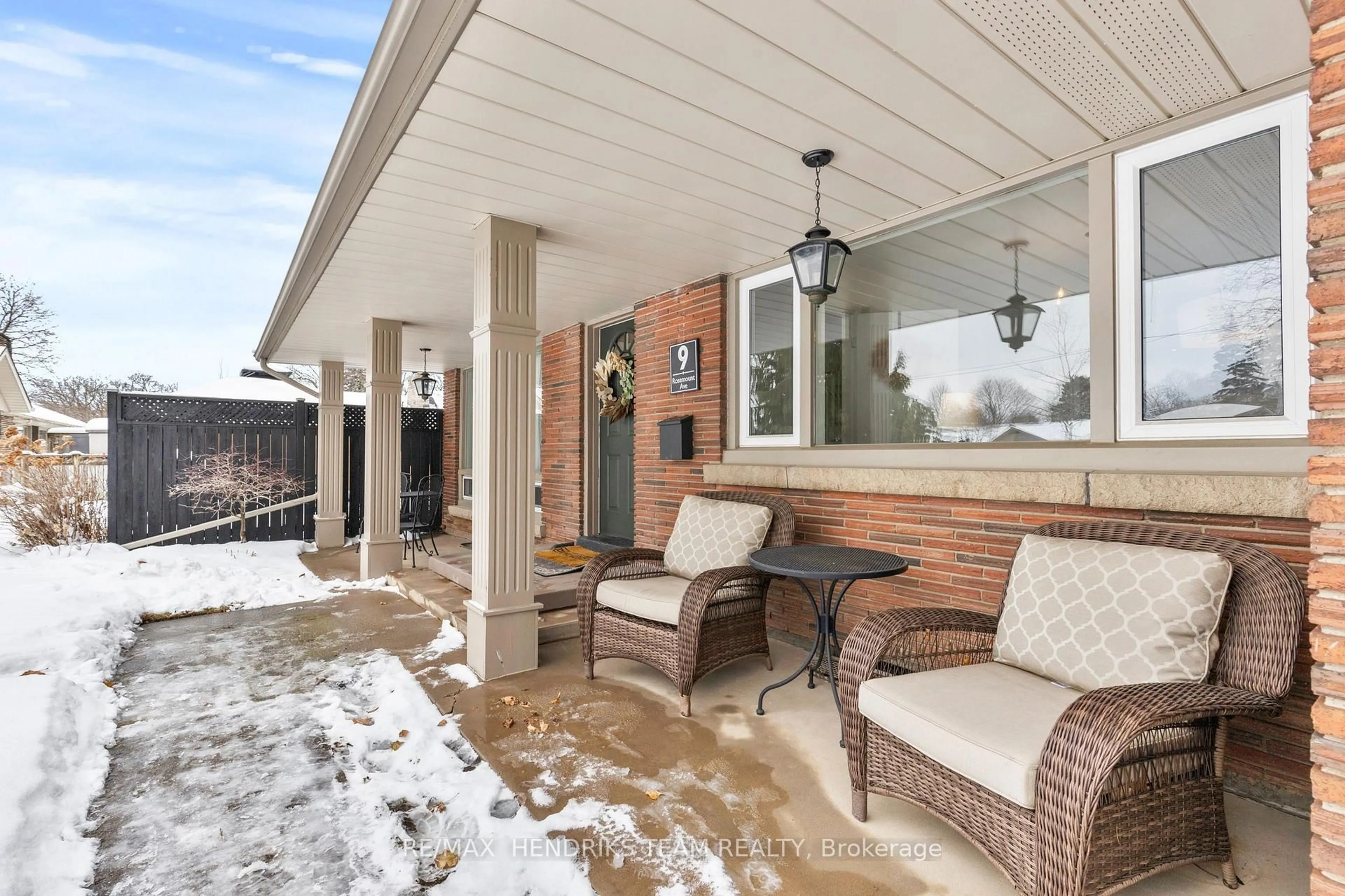 Patio, street for 9 Rosemount Ave, St. Catharines Ontario L2M 1Z4