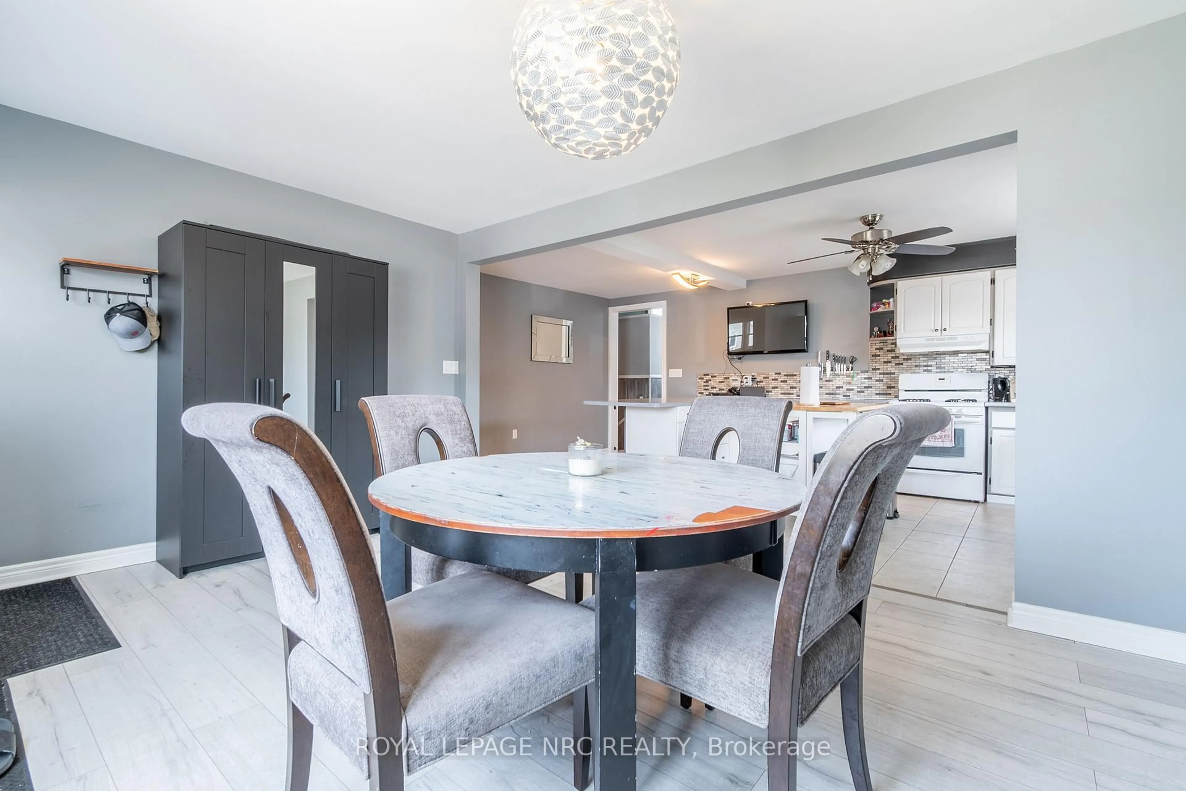 Unknown for 100 Knoll St, Port Colborne Ontario L3K 5A9