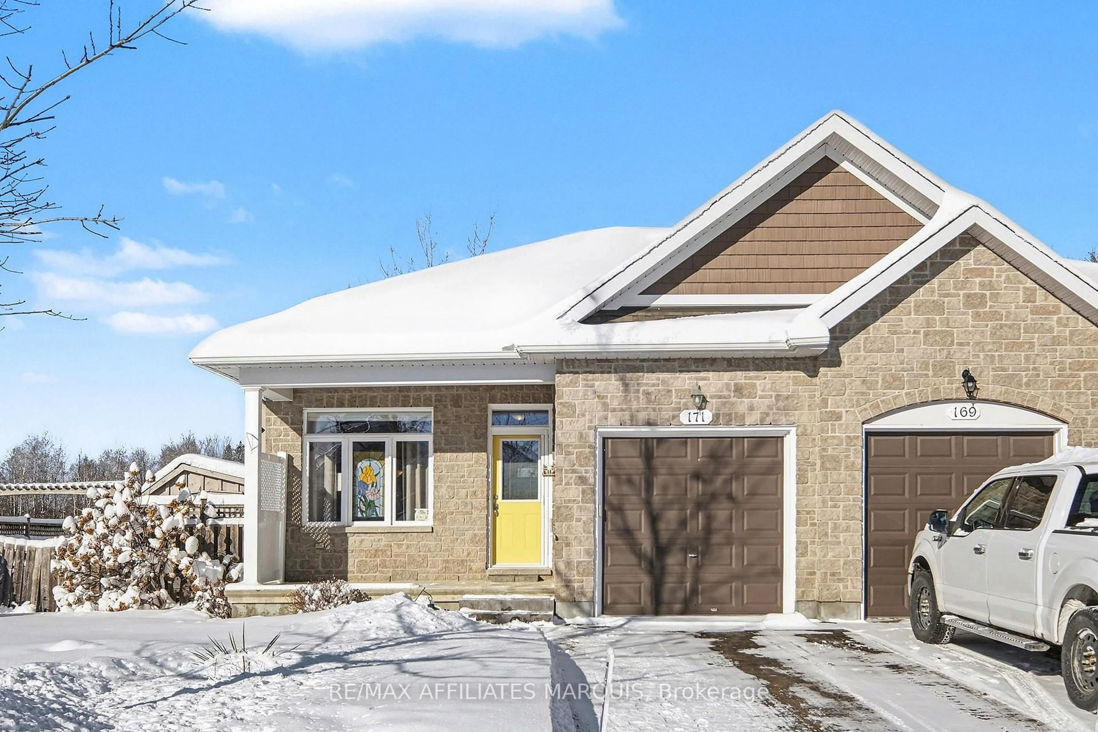 Home with brick exterior material, street for 171 Royal Landing Gate, North Grenville Ontario K0G 1J0