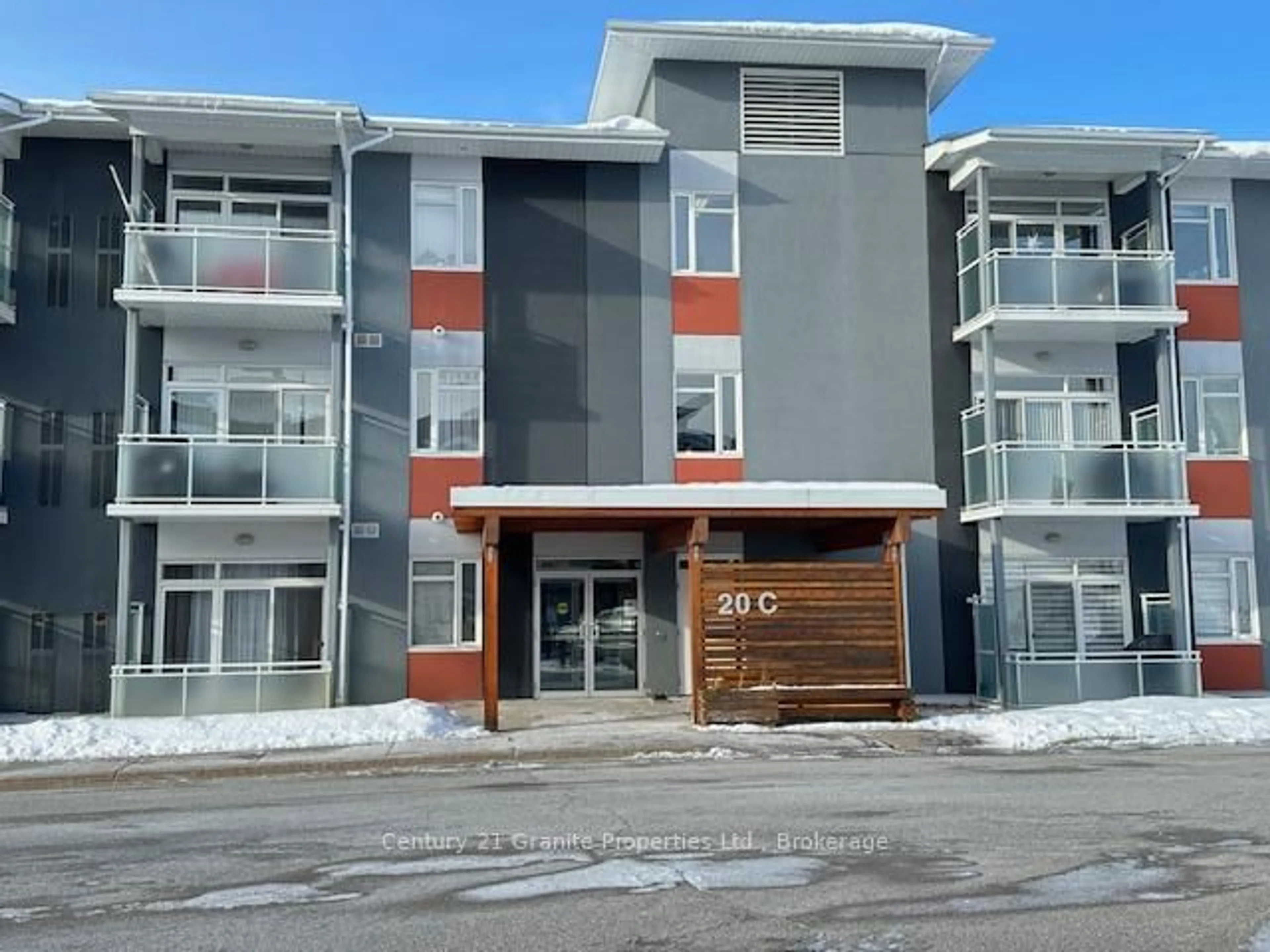 Indoor foyer for 20C Silver Birch Crt #106, Parry Sound Ontario P2A 0A7