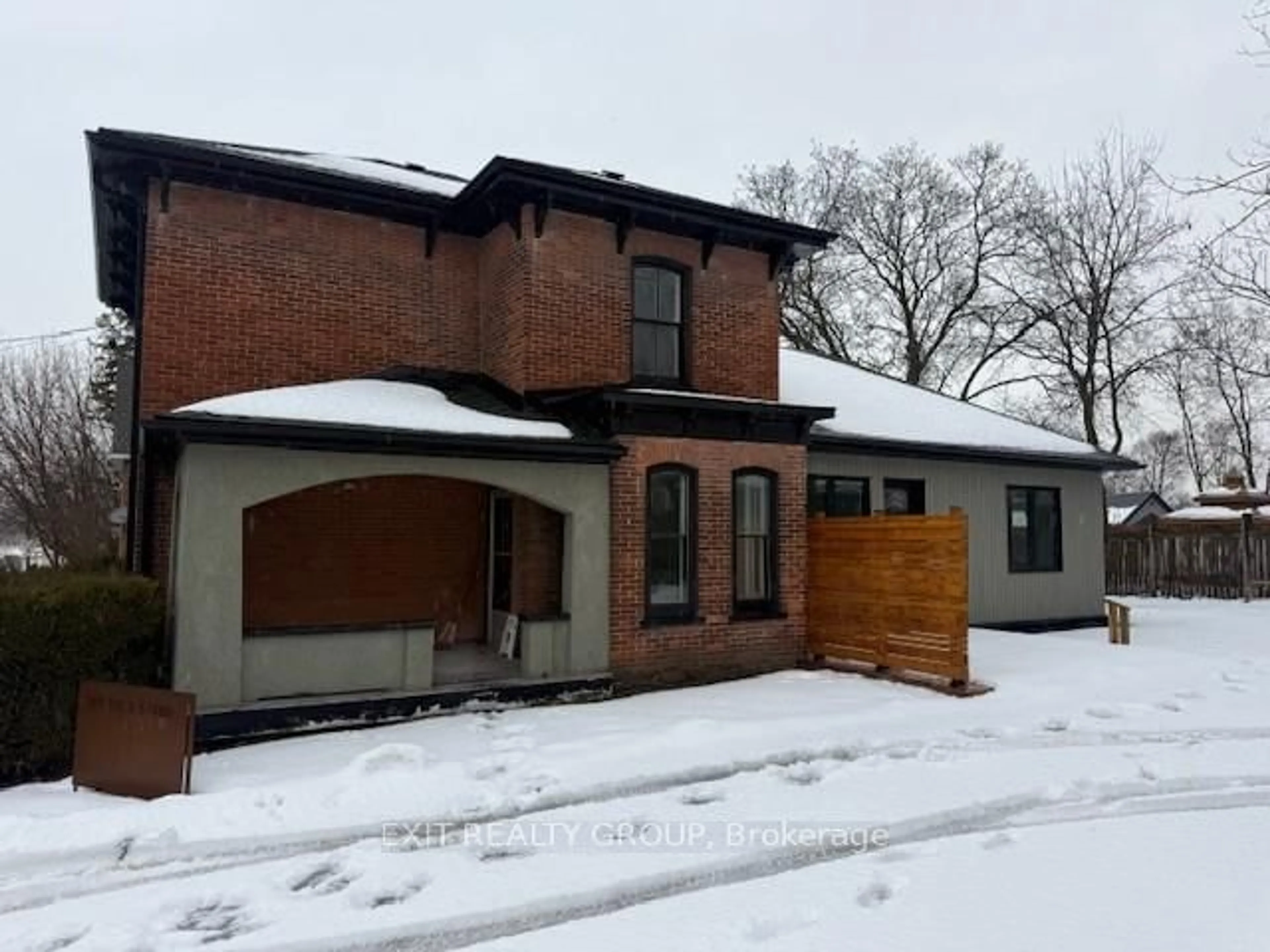 Home with brick exterior material, building for 368 Picton Main St, Prince Edward County Ontario K0K 2T0