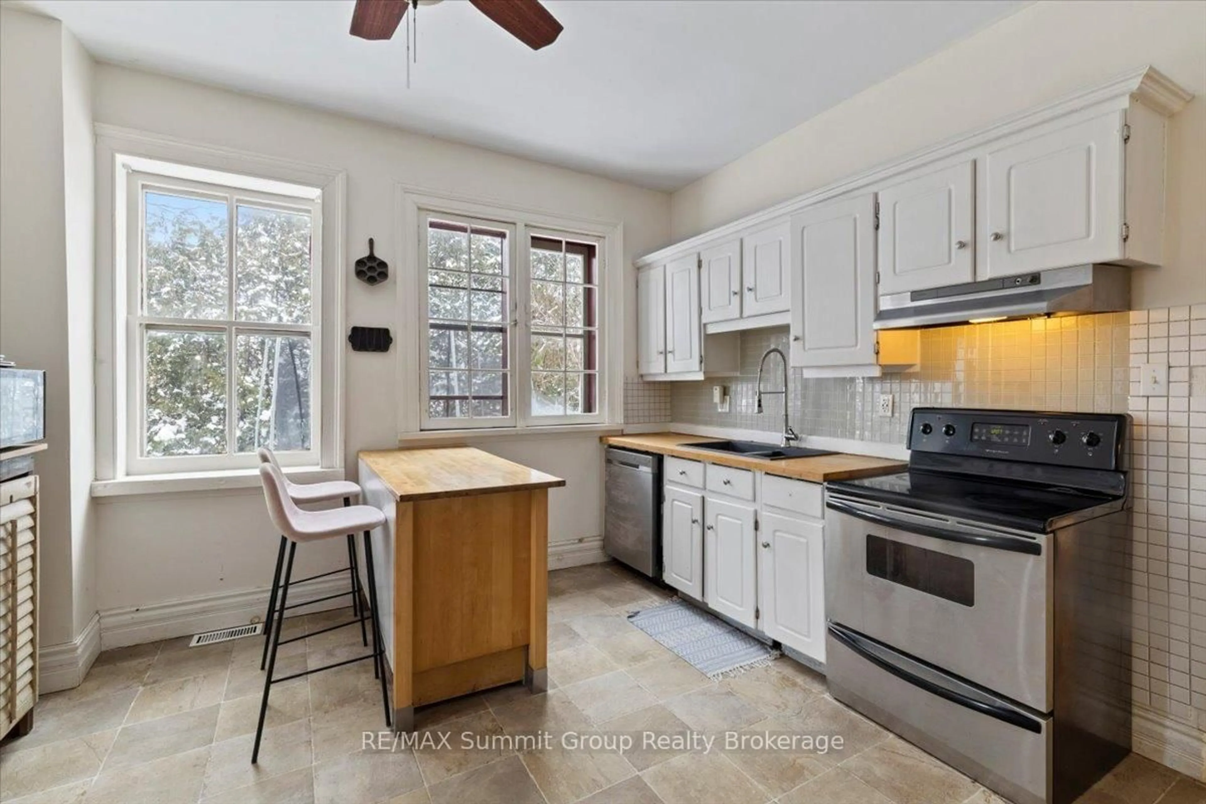 Standard kitchen, unknown for 13 Collingwood St, Grey Highlands Ontario N0C 1E0