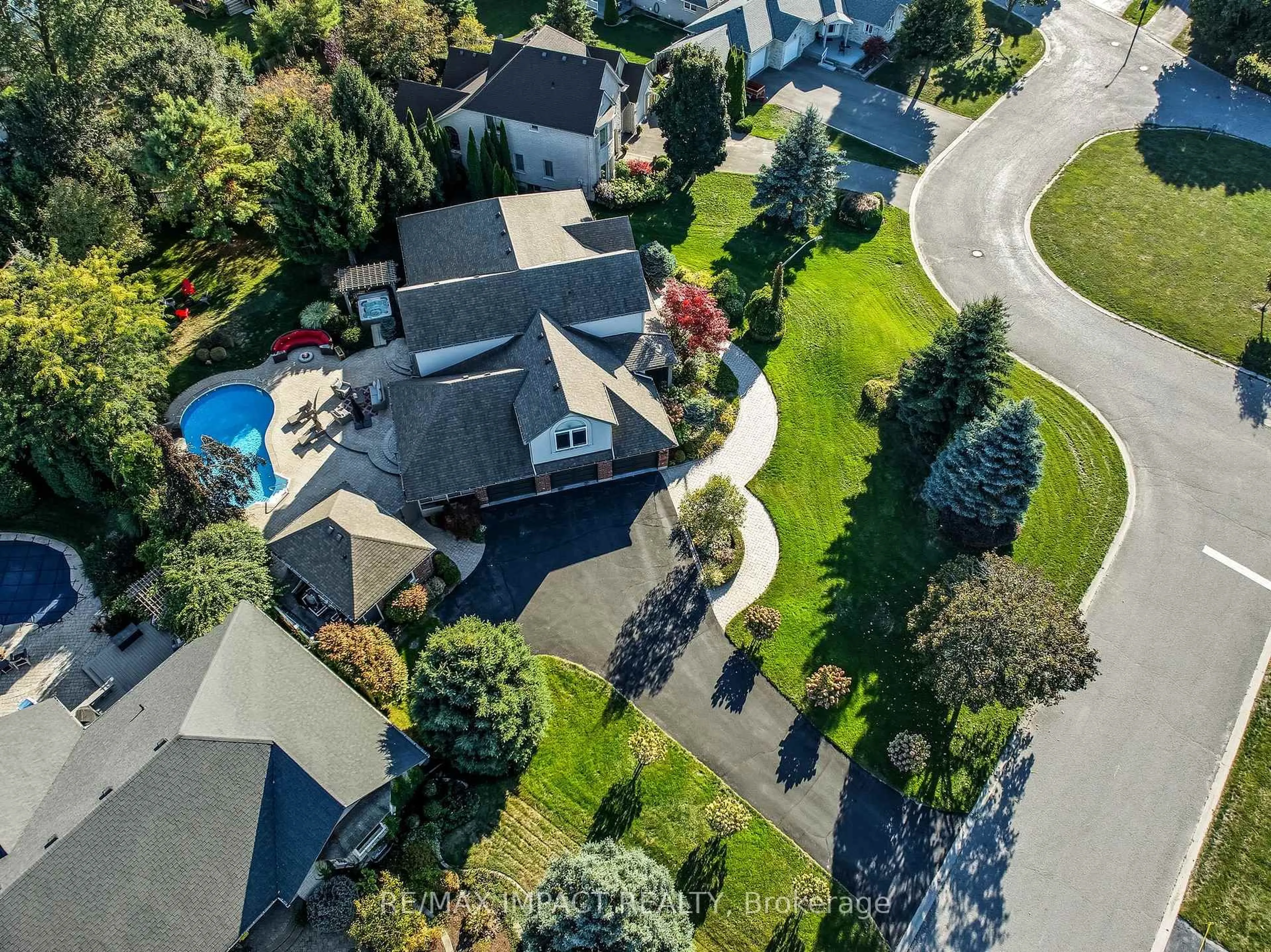 A pic from outside/outdoor area/front of a property/back of a property/a pic from drone, street for 22 Daniels Dr, Brighton Ontario K0K 1H0