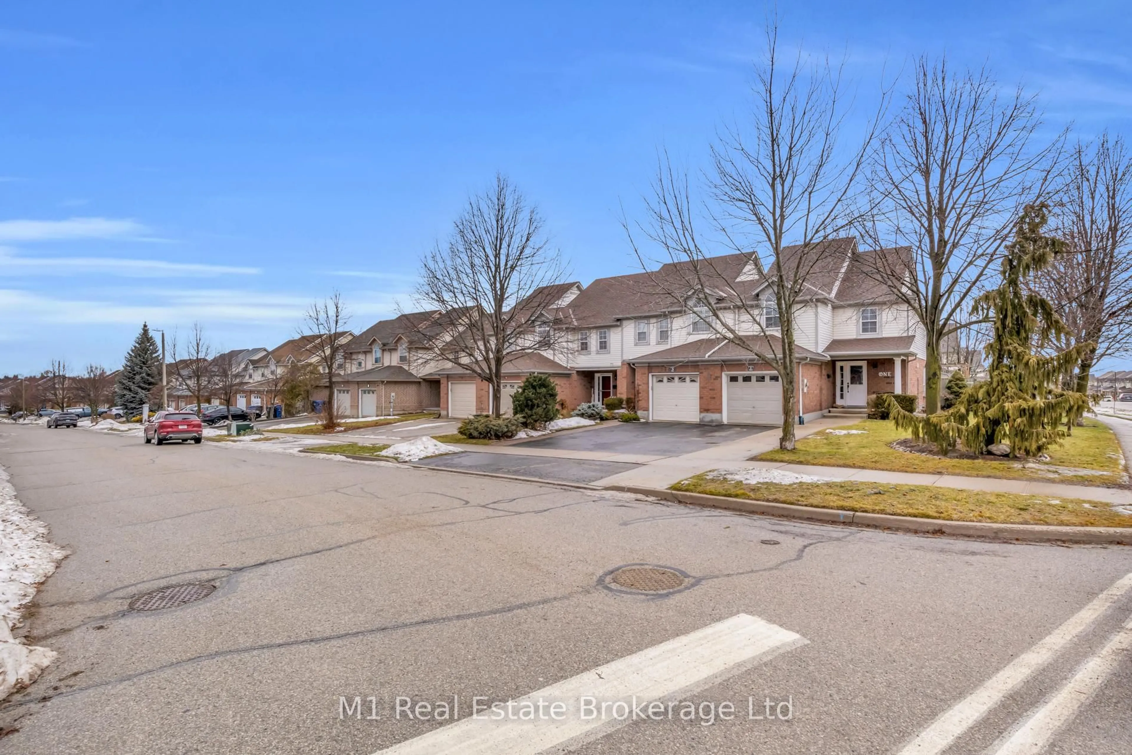 A pic from outside/outdoor area/front of a property/back of a property/a pic from drone, street for 5 Kearney St, Guelph Ontario N1E 7H2
