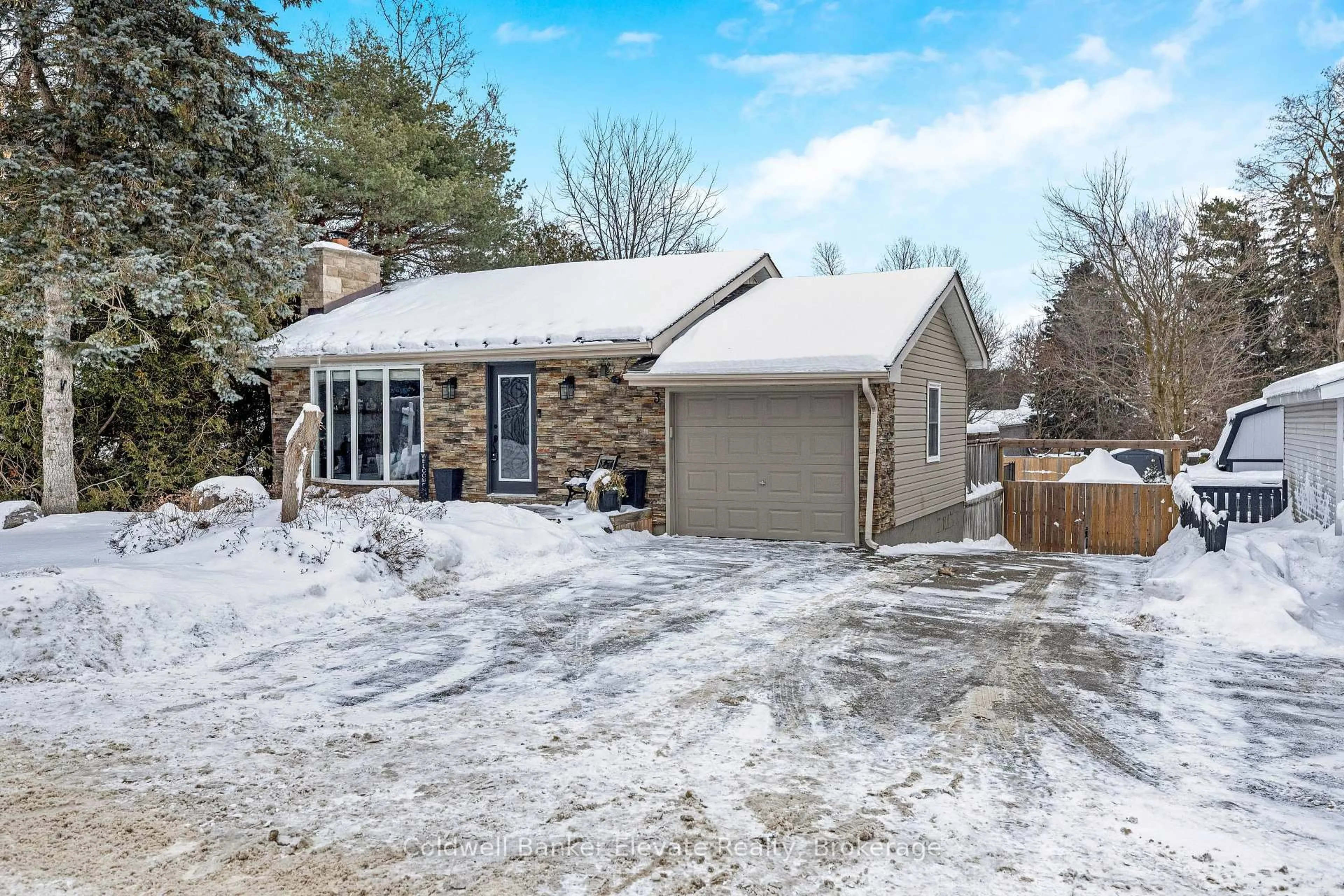 Home with brick exterior material, street for 3 Lorne St, Erin Ontario N0B 1T0