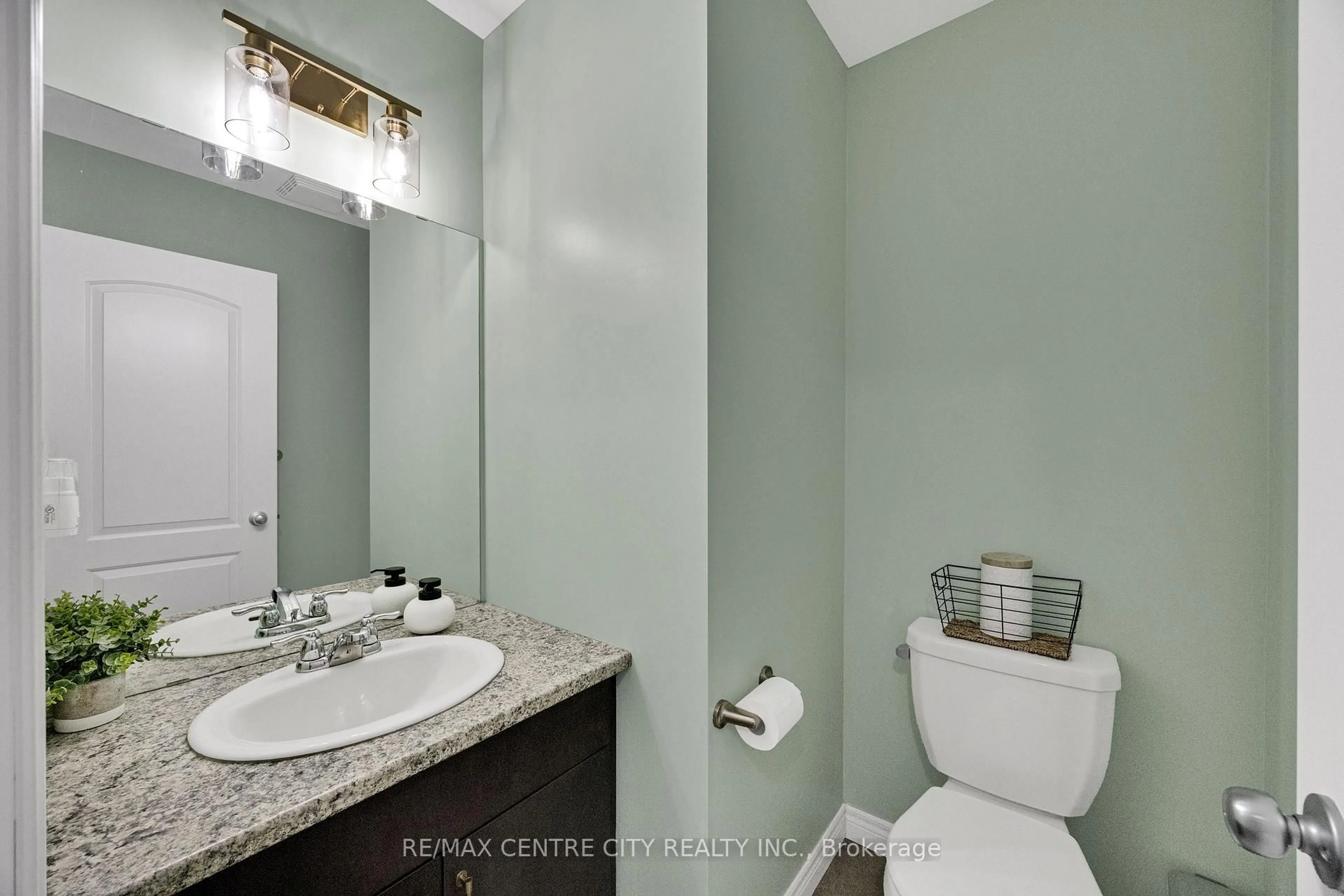 Standard bathroom, ceramic/tile floor for 6929 Vallas Circ, London South Ontario N6P 0V4