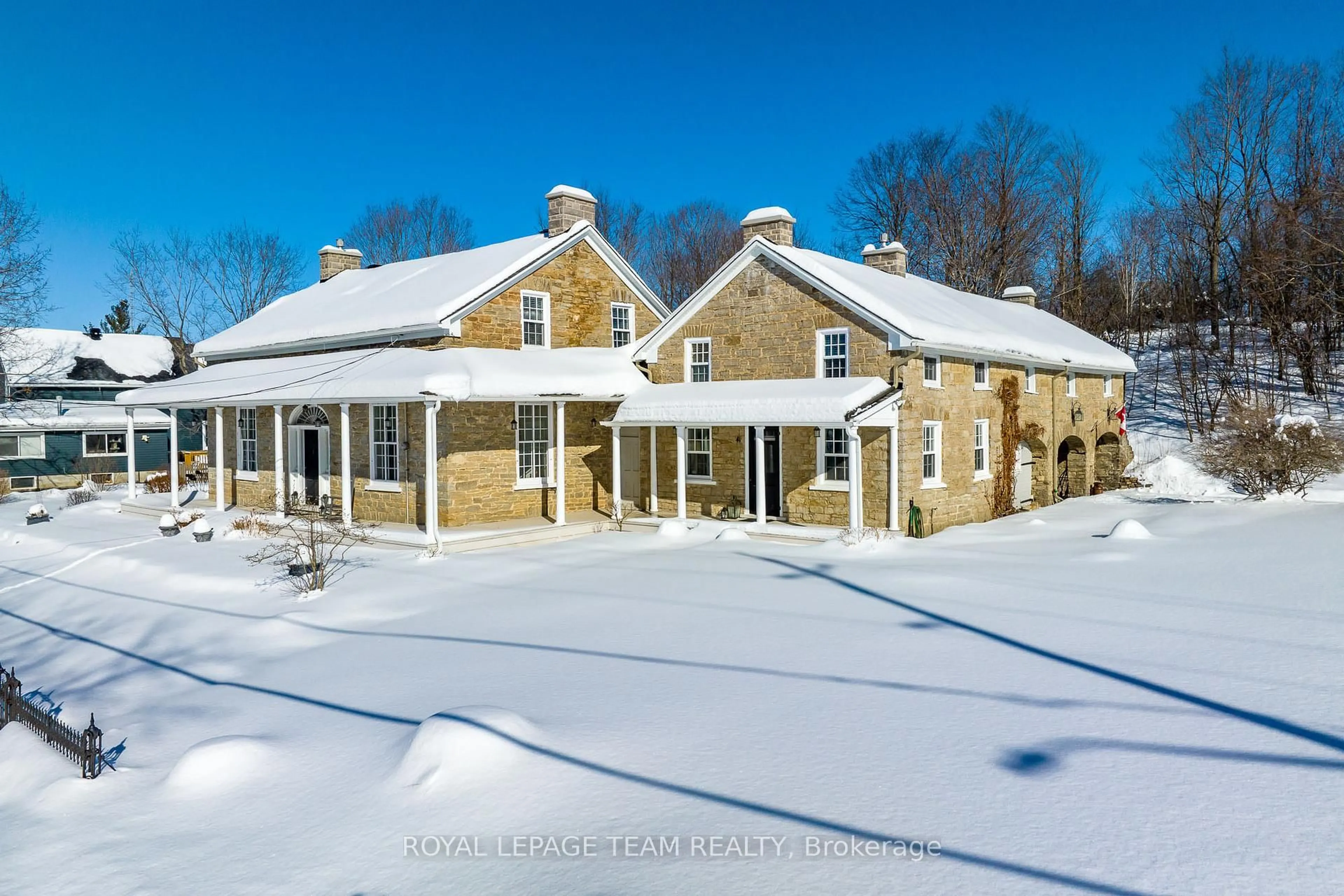 A pic from outside/outdoor area/front of a property/back of a property/a pic from drone, building for 492 River Rd, Almonte Ontario K0A 1A0
