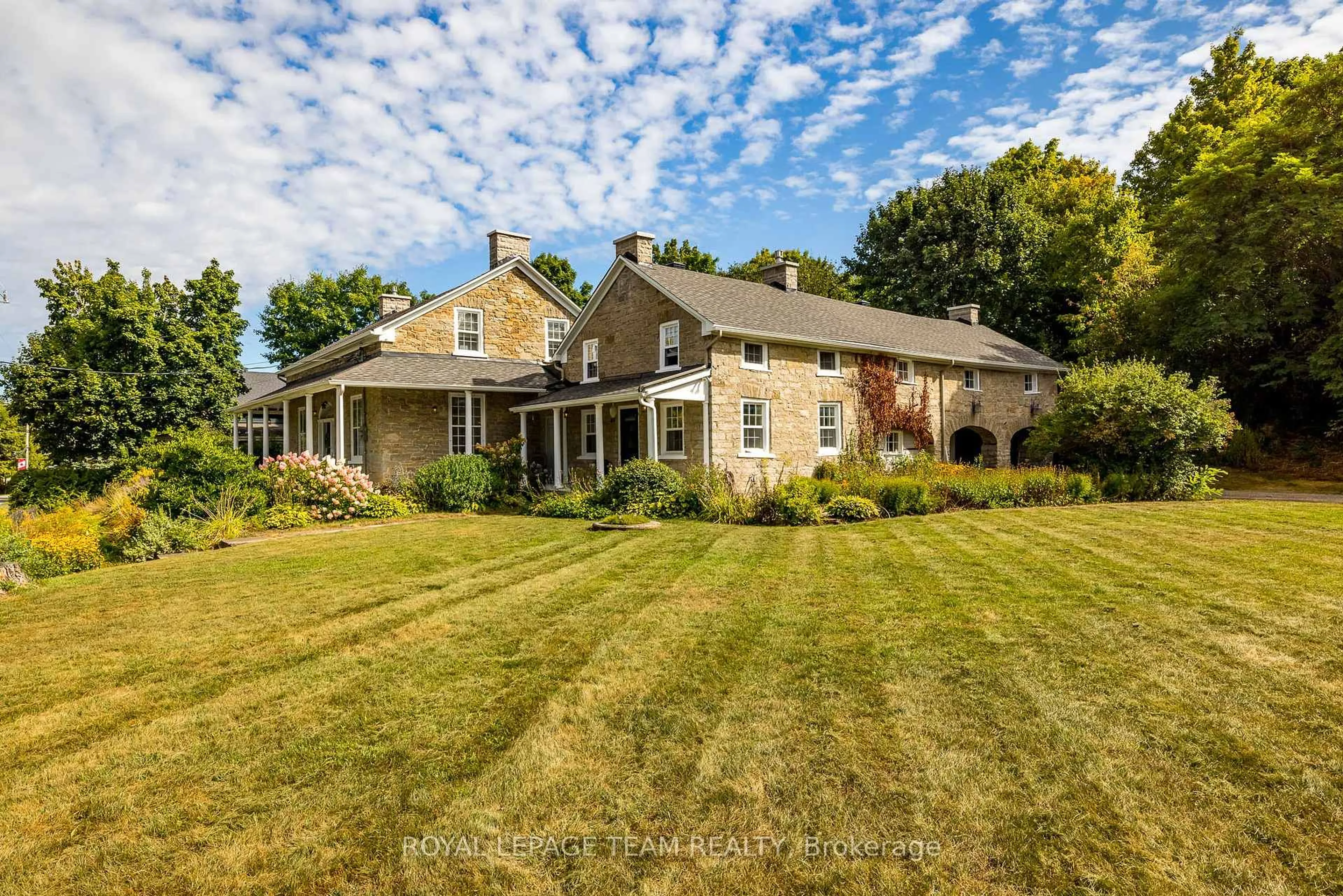 A pic from outside/outdoor area/front of a property/back of a property/a pic from drone, unknown for 492 River Rd, Almonte Ontario K0A 1A0