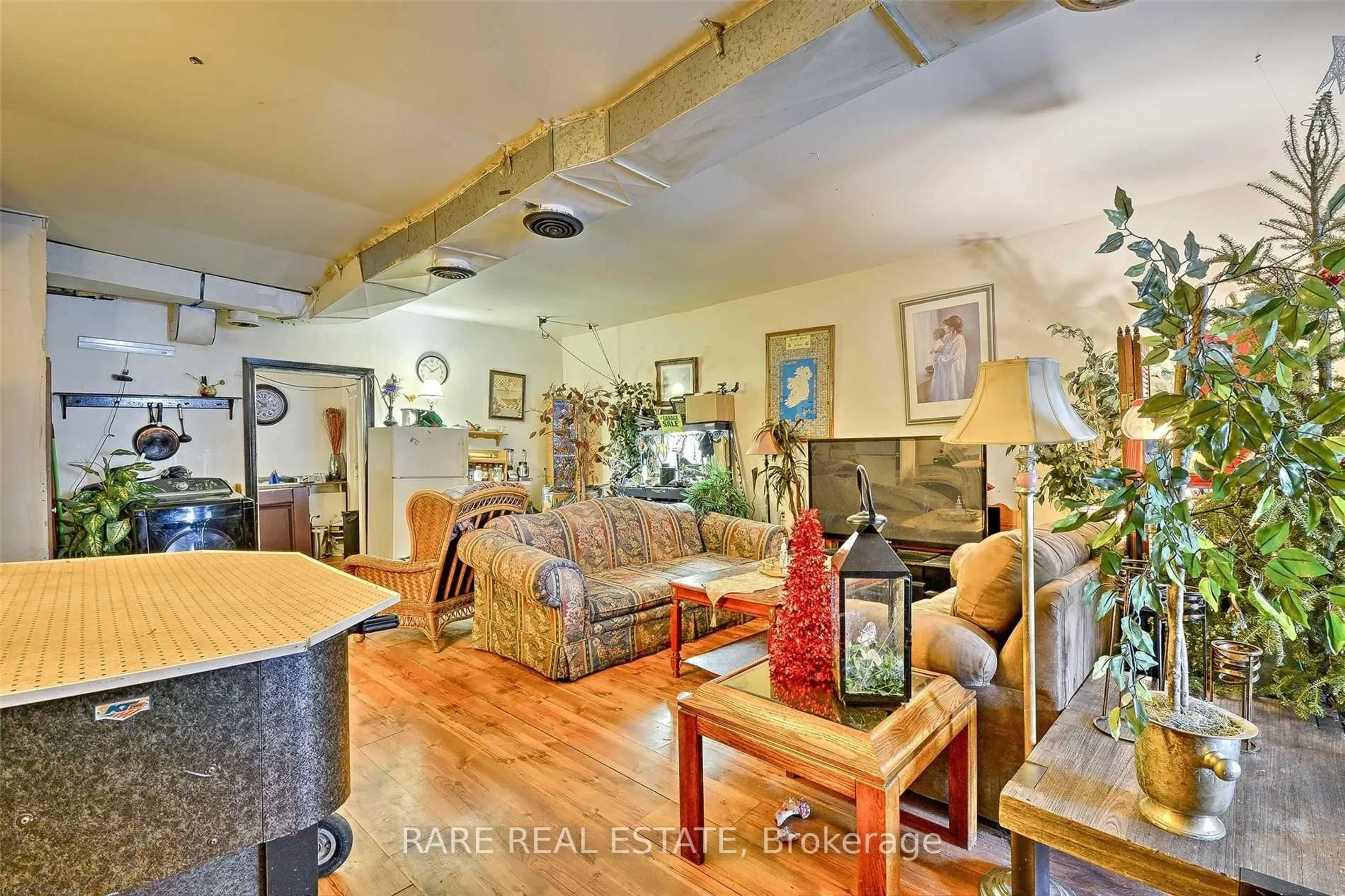 Living room with furniture, unknown for 280 Park St, Chatham-Kent Ontario N7M 3S3