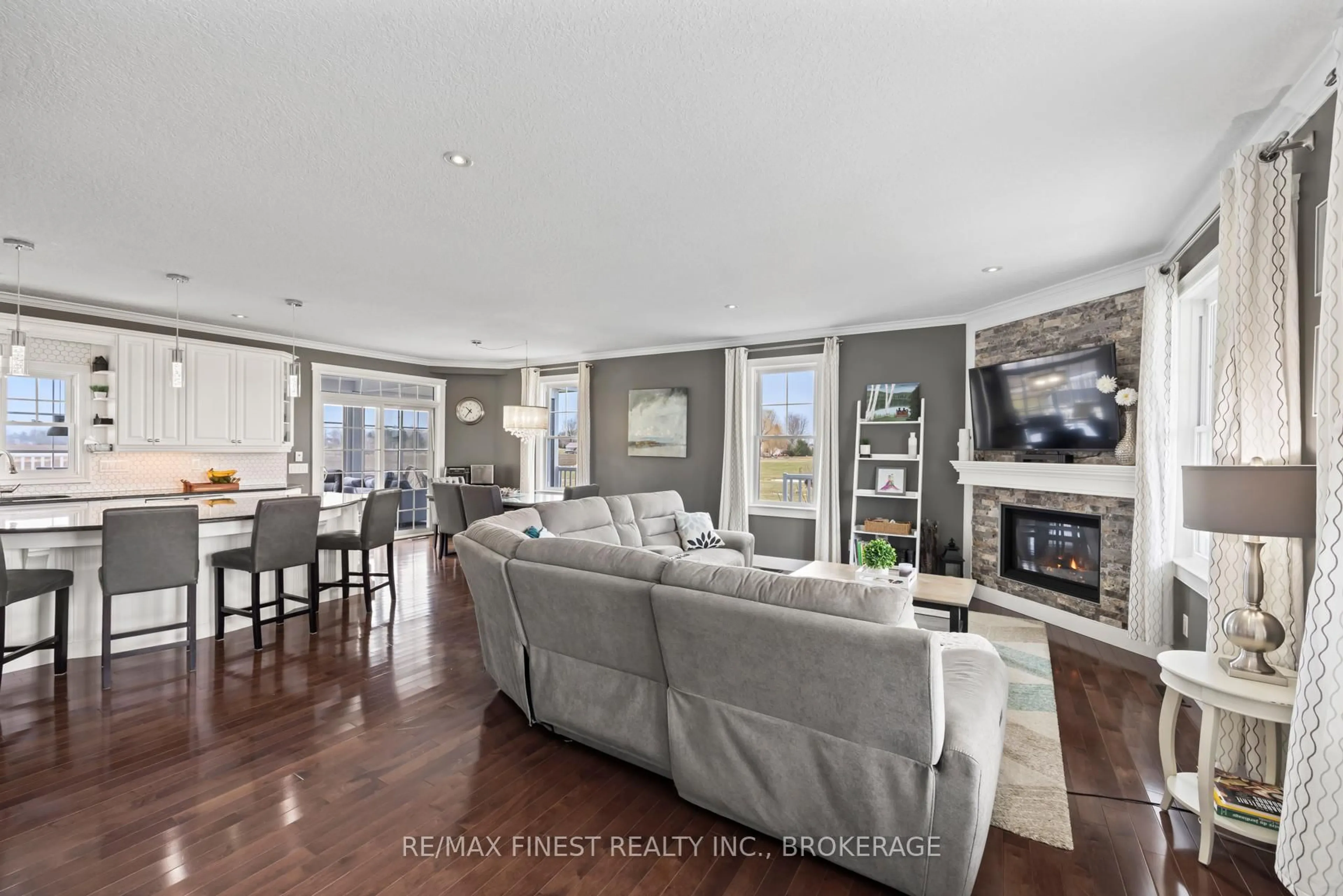 Living room with furniture, unknown for 29 Cummings Rd, Elizabethtown-Kitley Ontario K0E 1M0