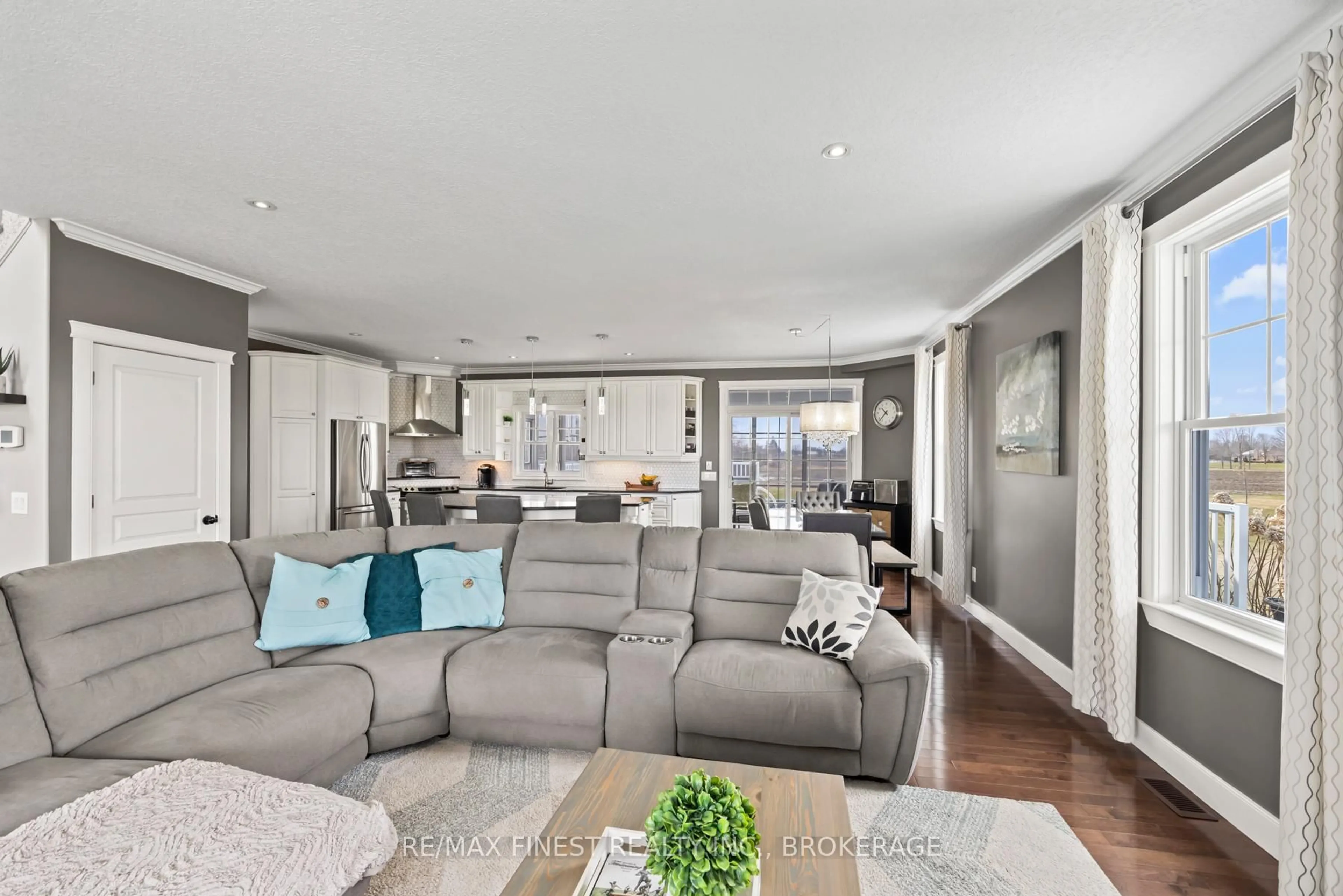 Living room with furniture, unknown for 29 Cummings Rd, Elizabethtown-Kitley Ontario K0E 1M0