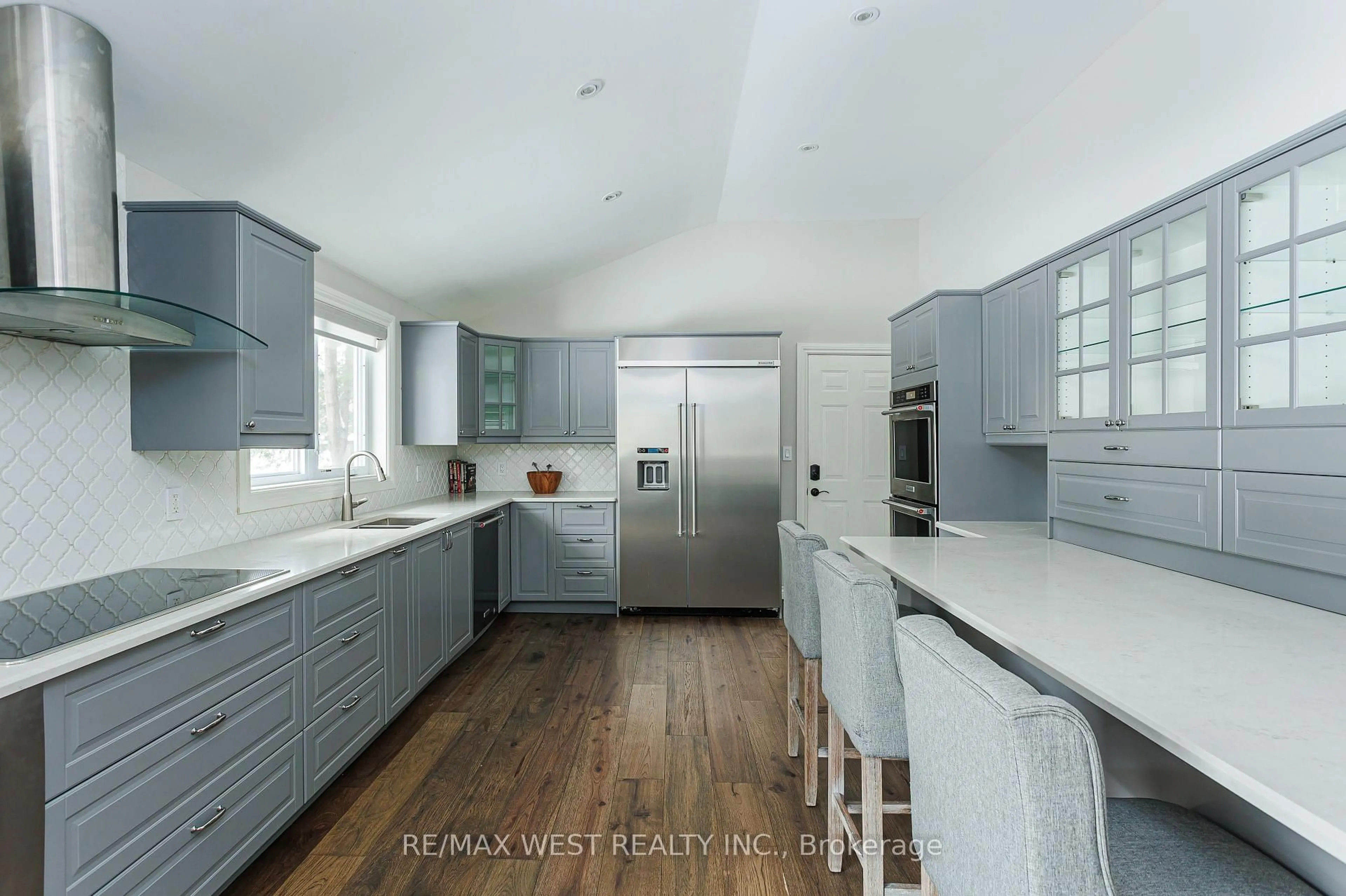 Contemporary kitchen, unknown for 26 Hostein Dr, Hamilton Ontario L9G 2S5