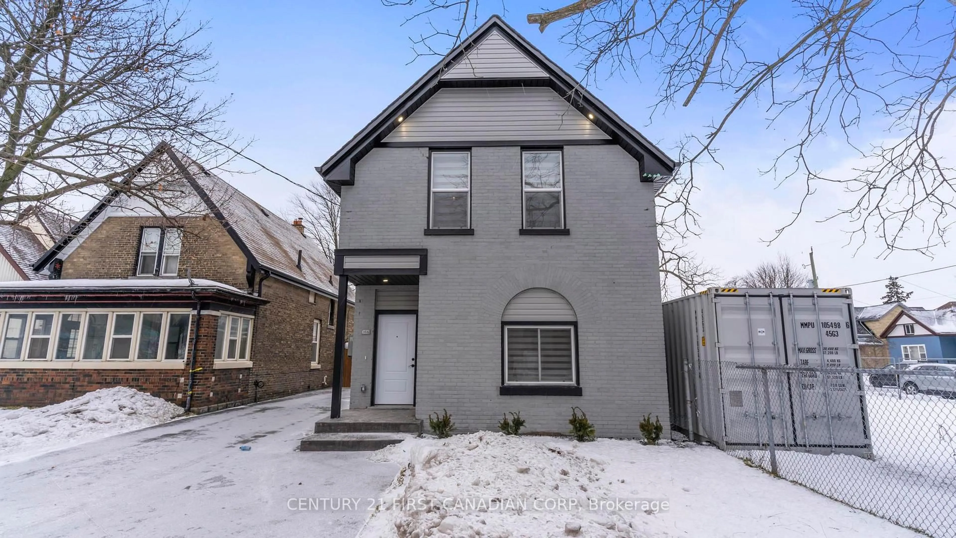 Unknown for 355 Hamilton Rd, London East Ontario N5Z 1R6