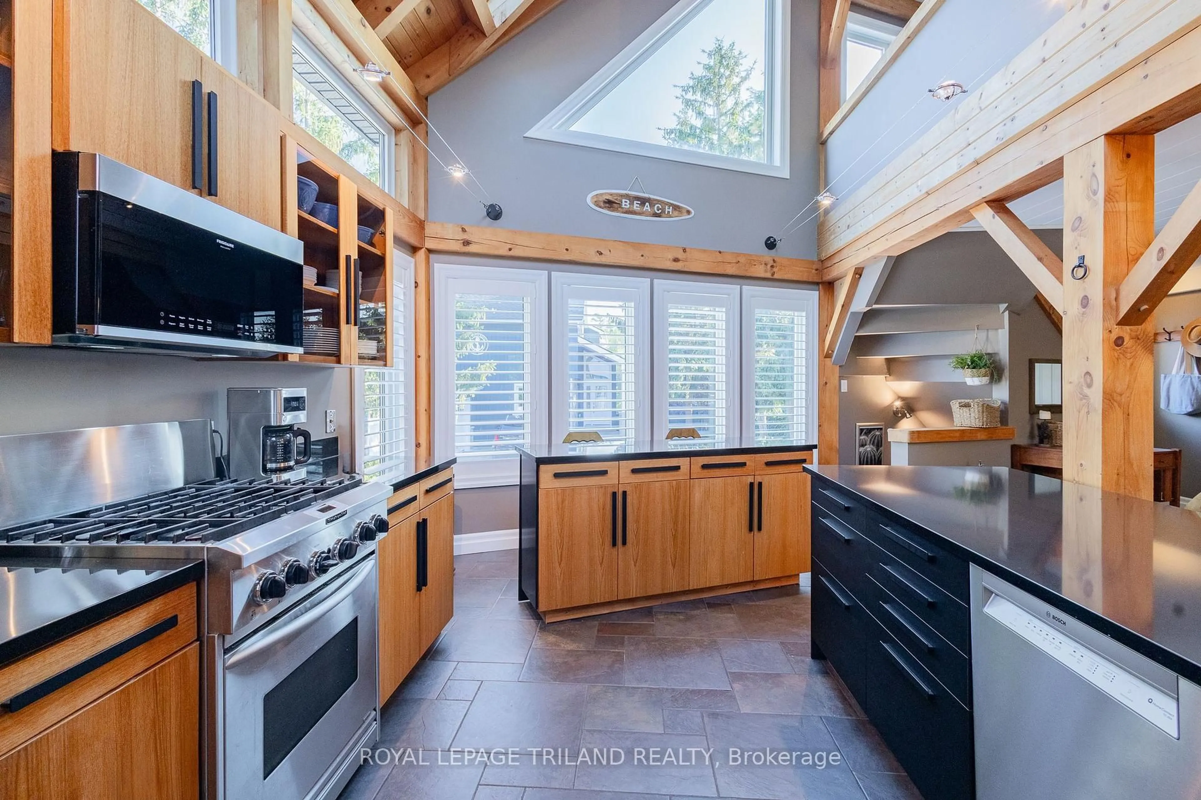 Contemporary kitchen, ceramic/tile floor for 42 Lakeside Circ, Lambton Shores Ontario N0M 1T0