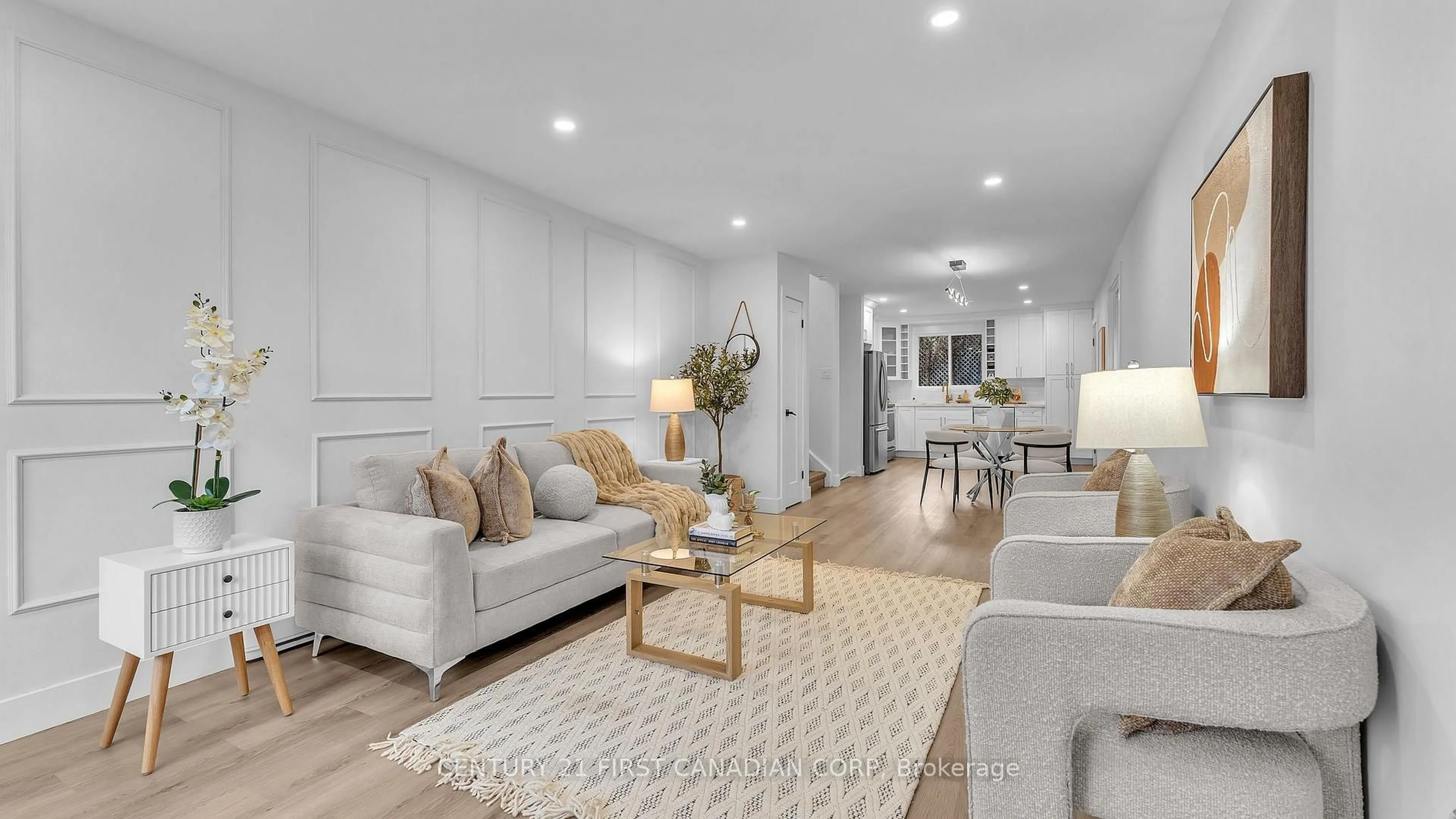 Living room with furniture, unknown for 330 Southcrest Dr, London South Ontario N6J 1N4