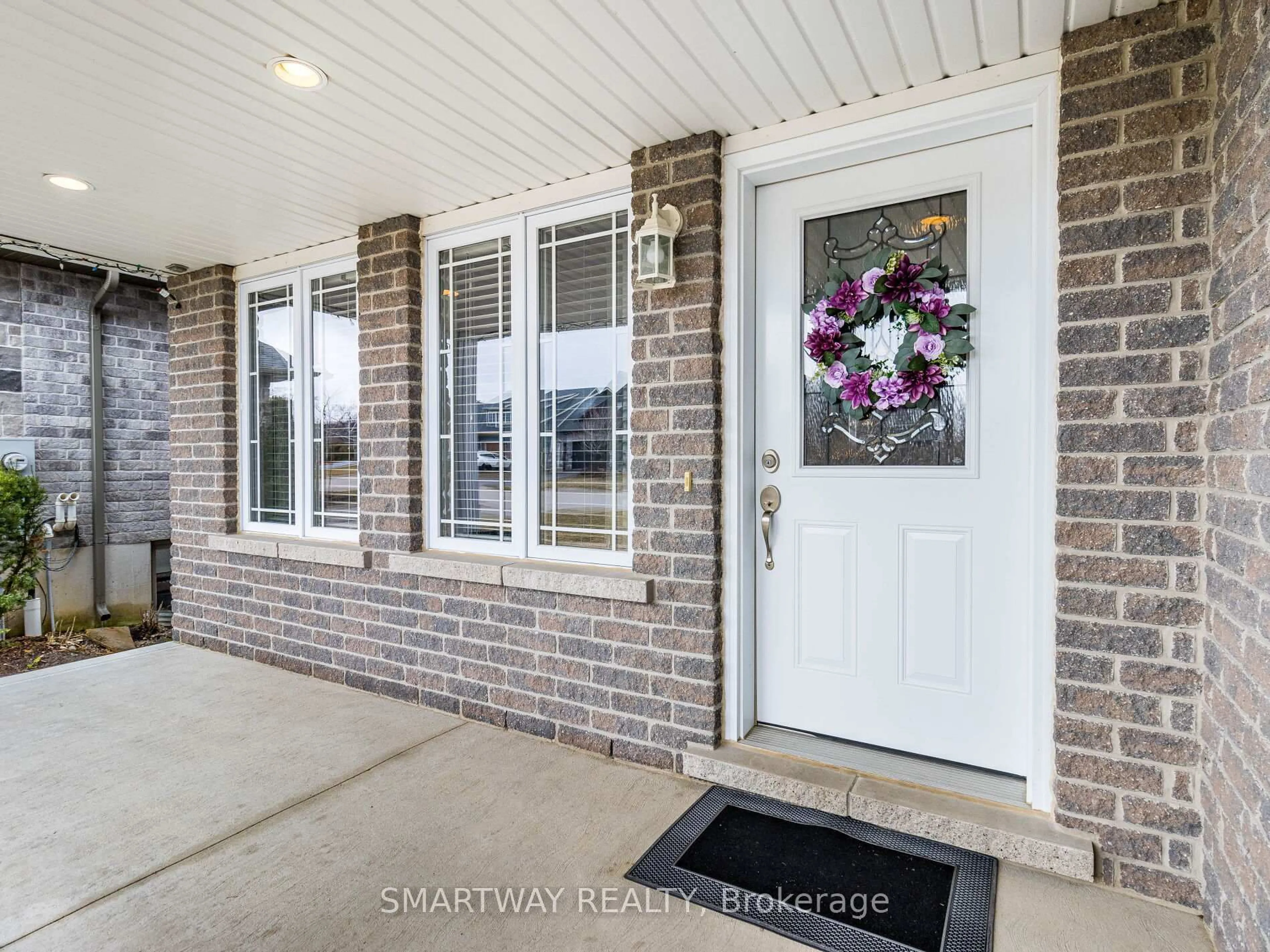 Indoor entryway for 109 Ruby's Cres, Wellington North Ontario N0G 2L2
