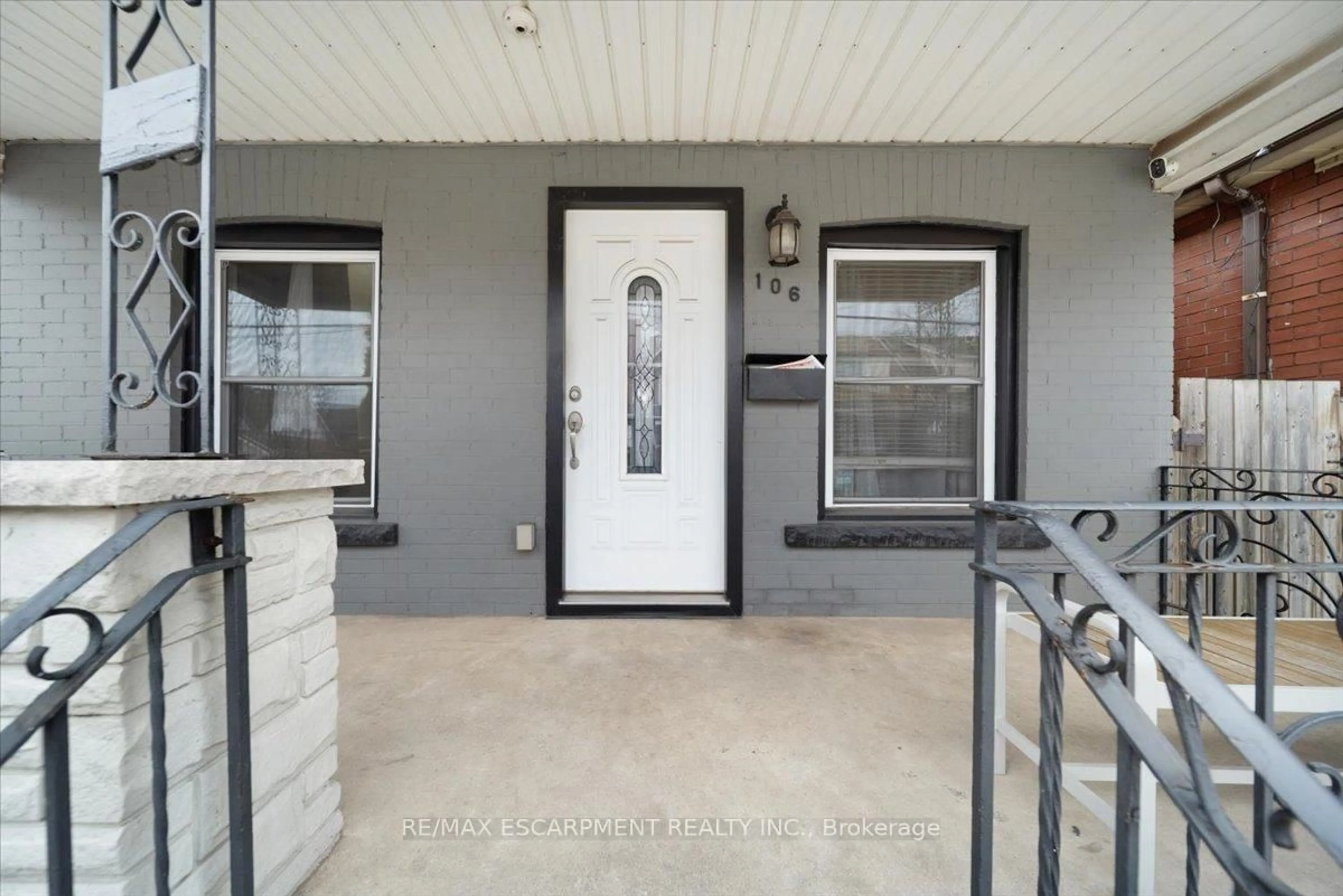 Indoor entryway for 106 Lottridge St, Hamilton Ontario L8L 6T9