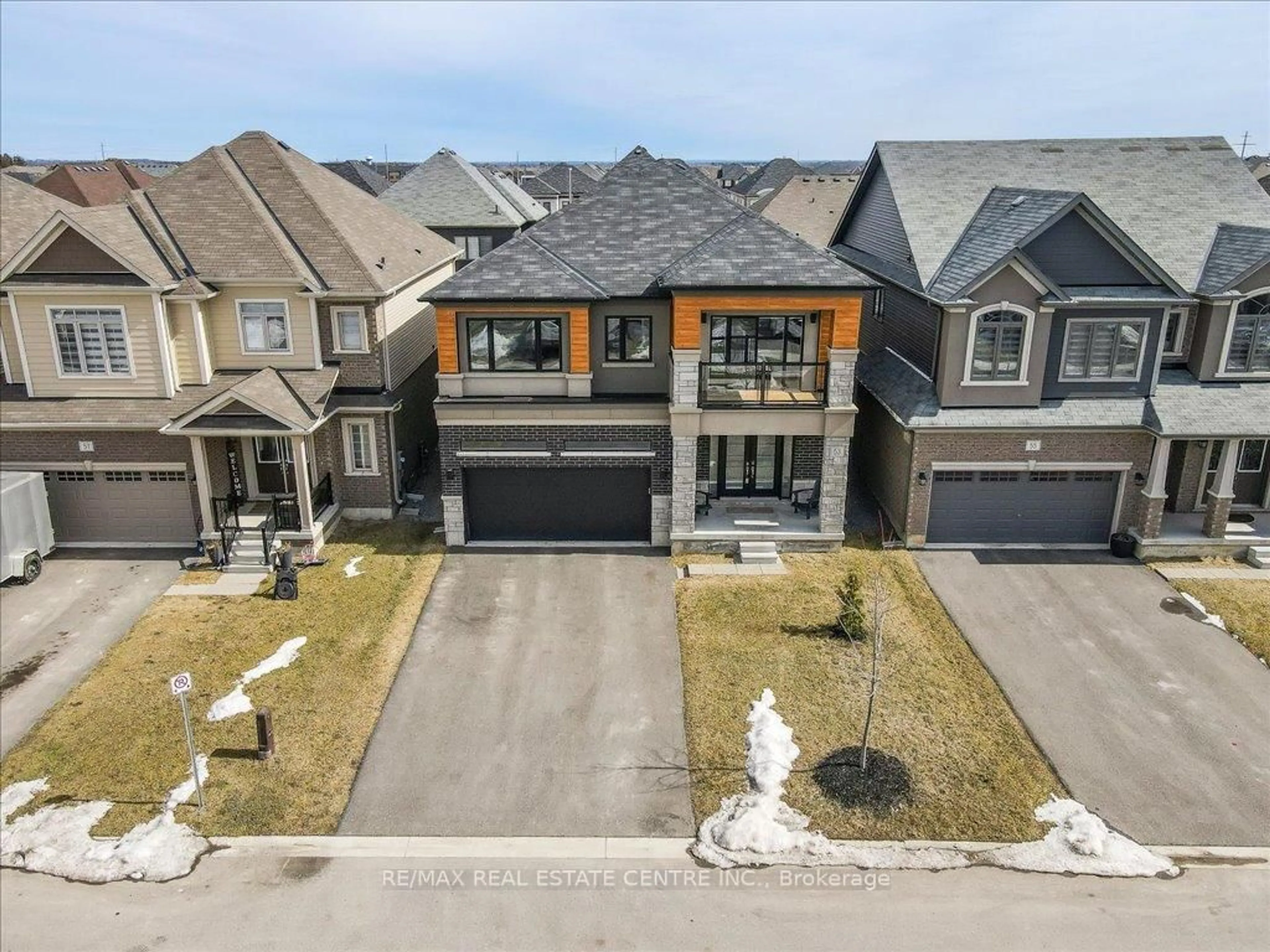 A pic from outside/outdoor area/front of a property/back of a property/a pic from drone, street for 53 Scenic Ridge Gate, Brant Ontario N3L 0K4