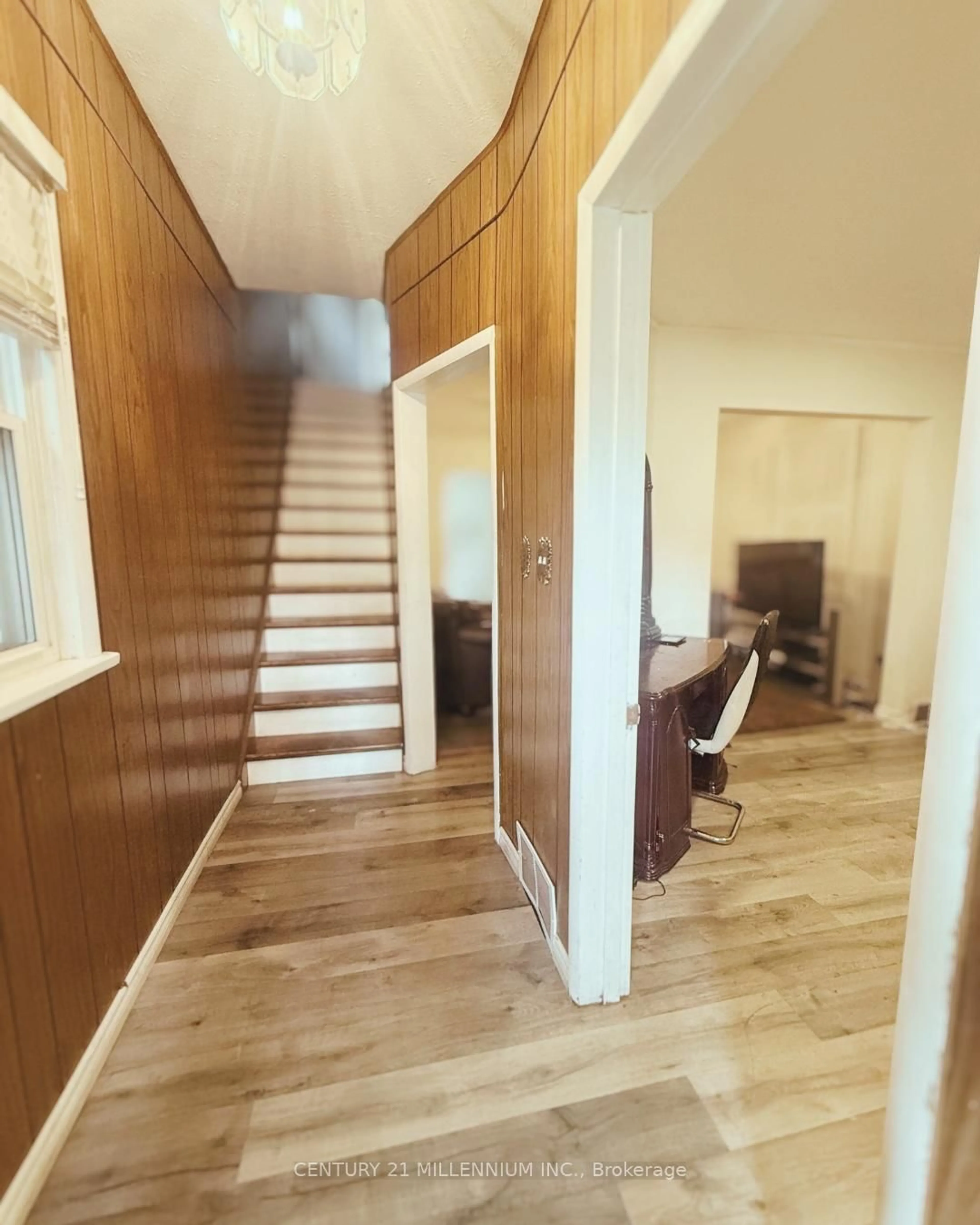 Unknown for 237 Balsam Ave, Hamilton Ontario L8M 3B9