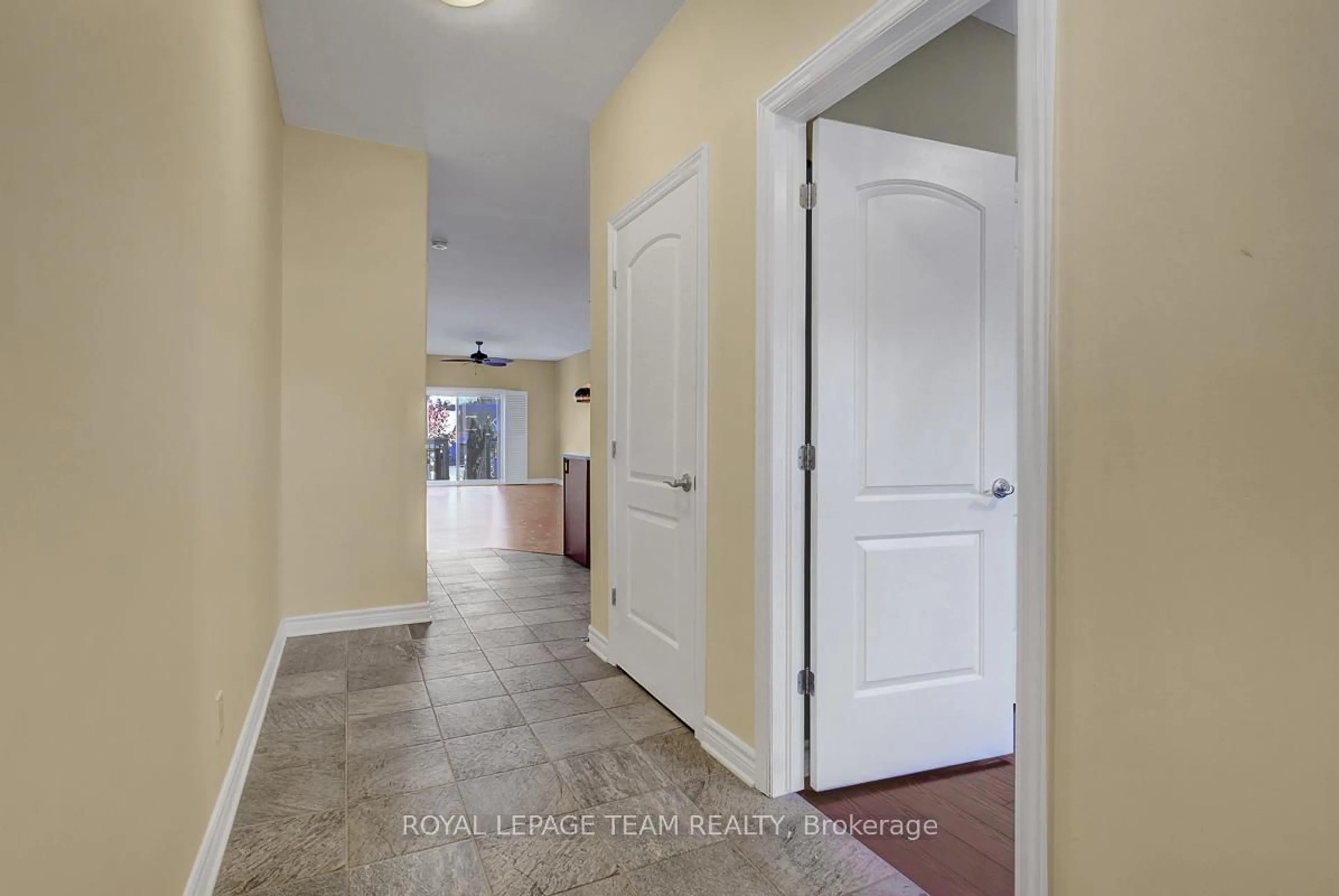 Indoor entryway for 520 Clothier St, North Grenville Ontario K0G 1J0
