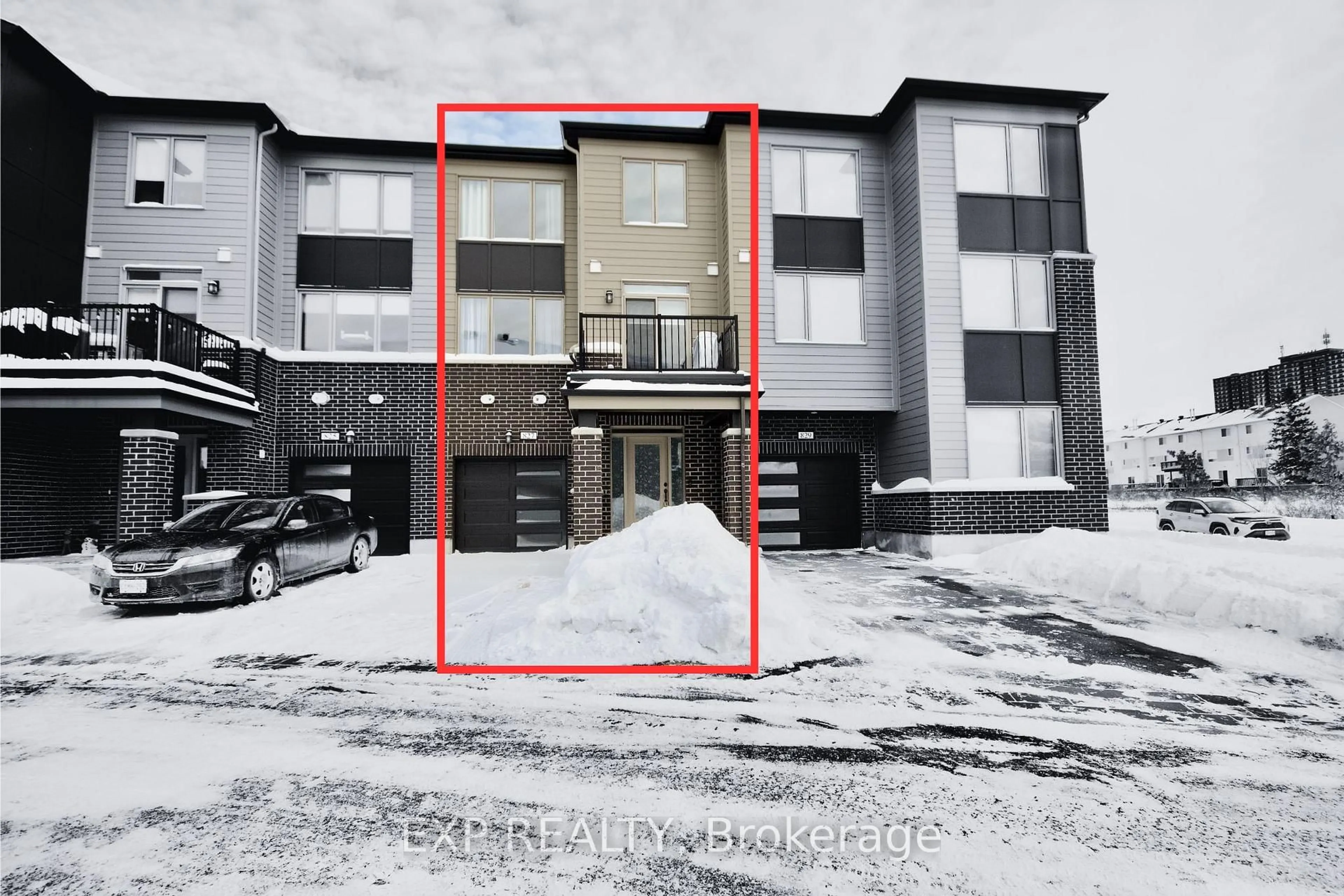 Unknown for 827 Kiniw Private, Ottawa Ontario K1K 5A3