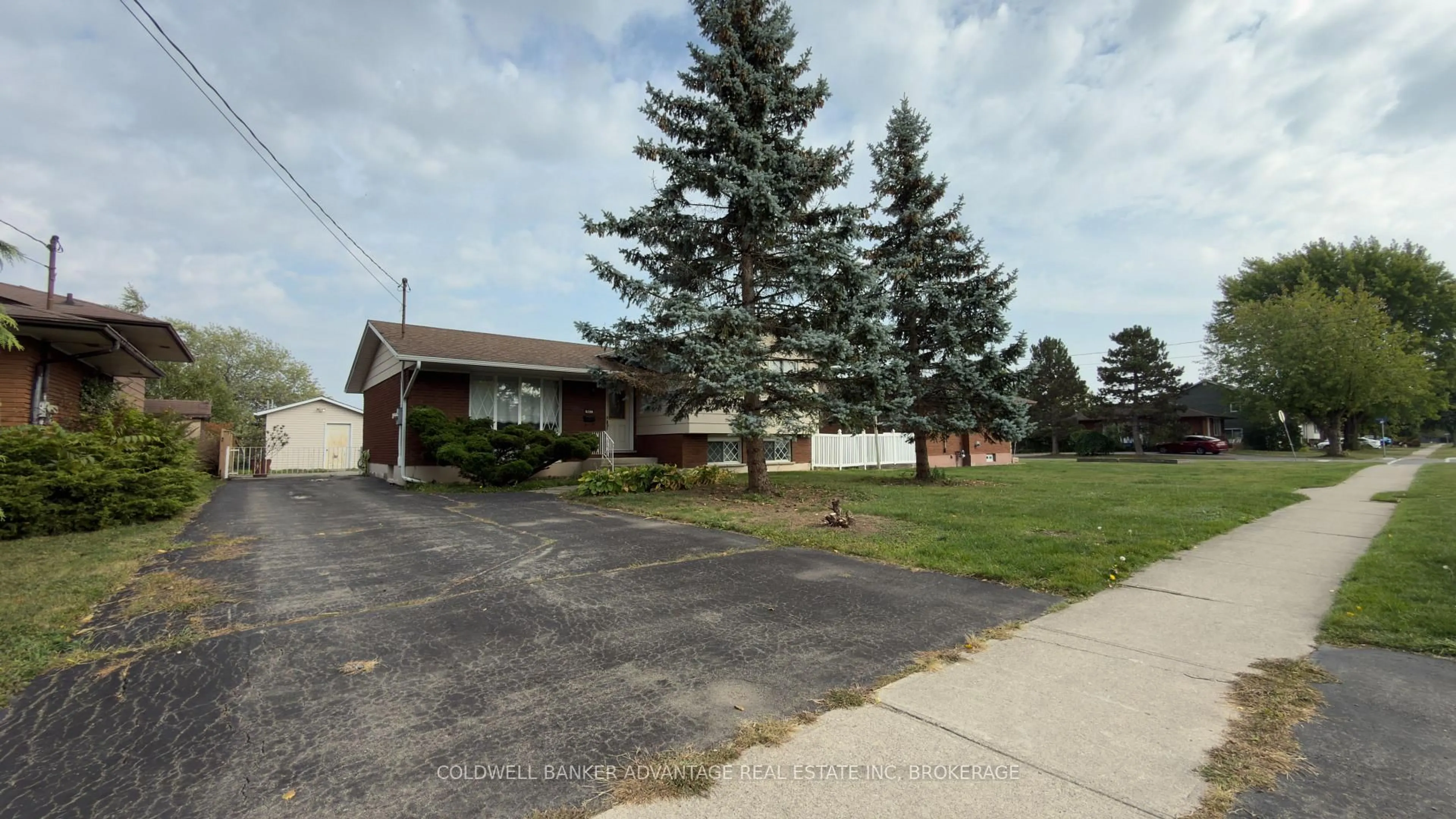 Unknown for 987 Steele St, Port Colborne Ontario L3K 5A1