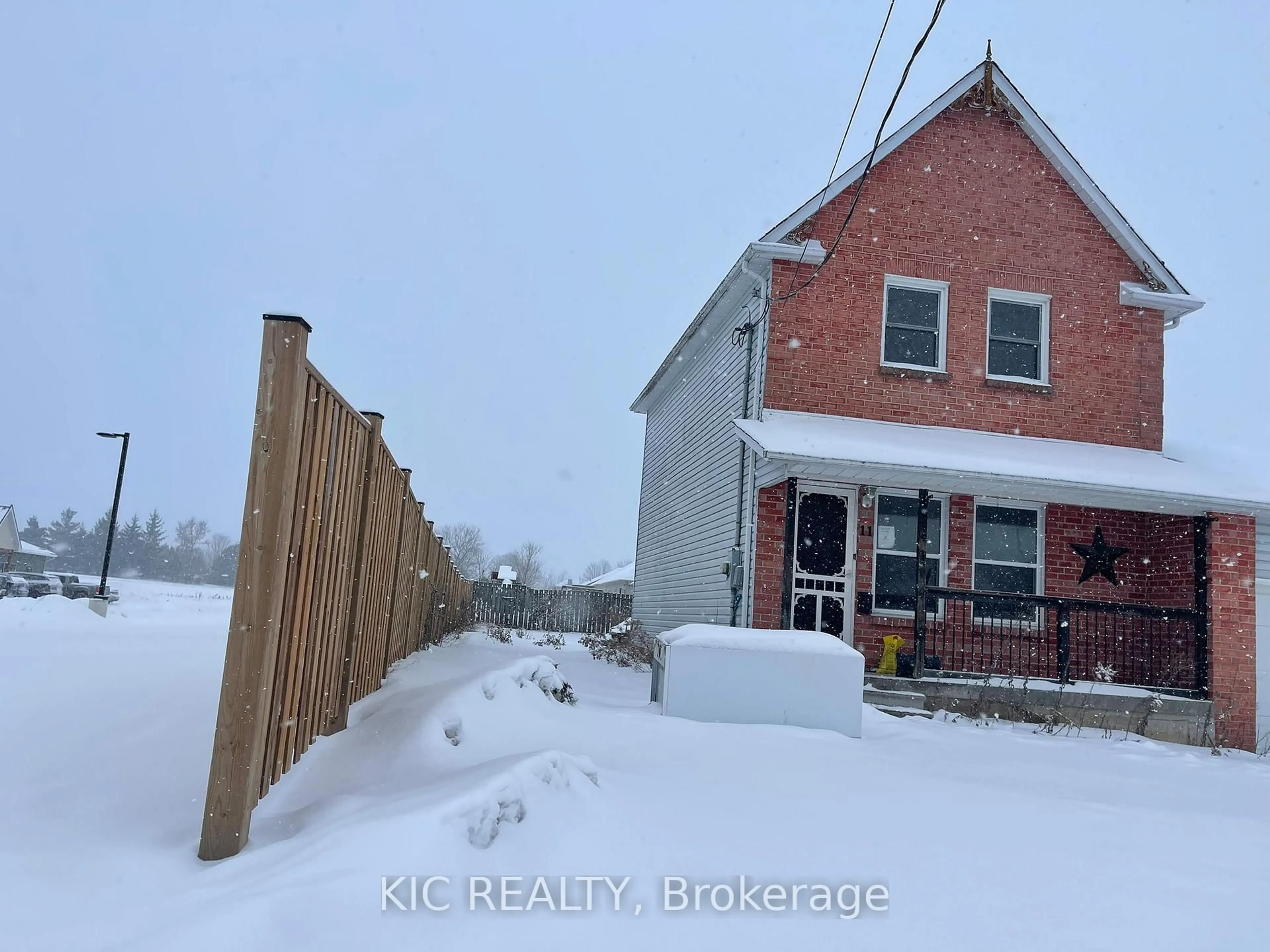 A pic from outside/outdoor area/front of a property/back of a property/a pic from drone, street for 11 Spruce St, Asphodel-Norwood Ontario K0L 2V0