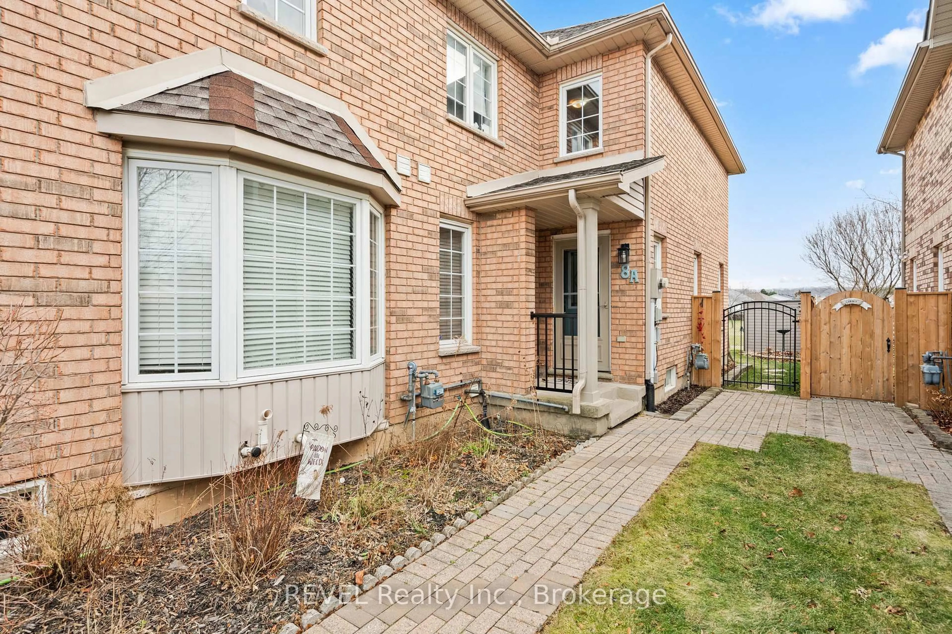 Home with brick exterior material, street for 8a BROWN Dr, St. Catharines Ontario L2S 3Z4