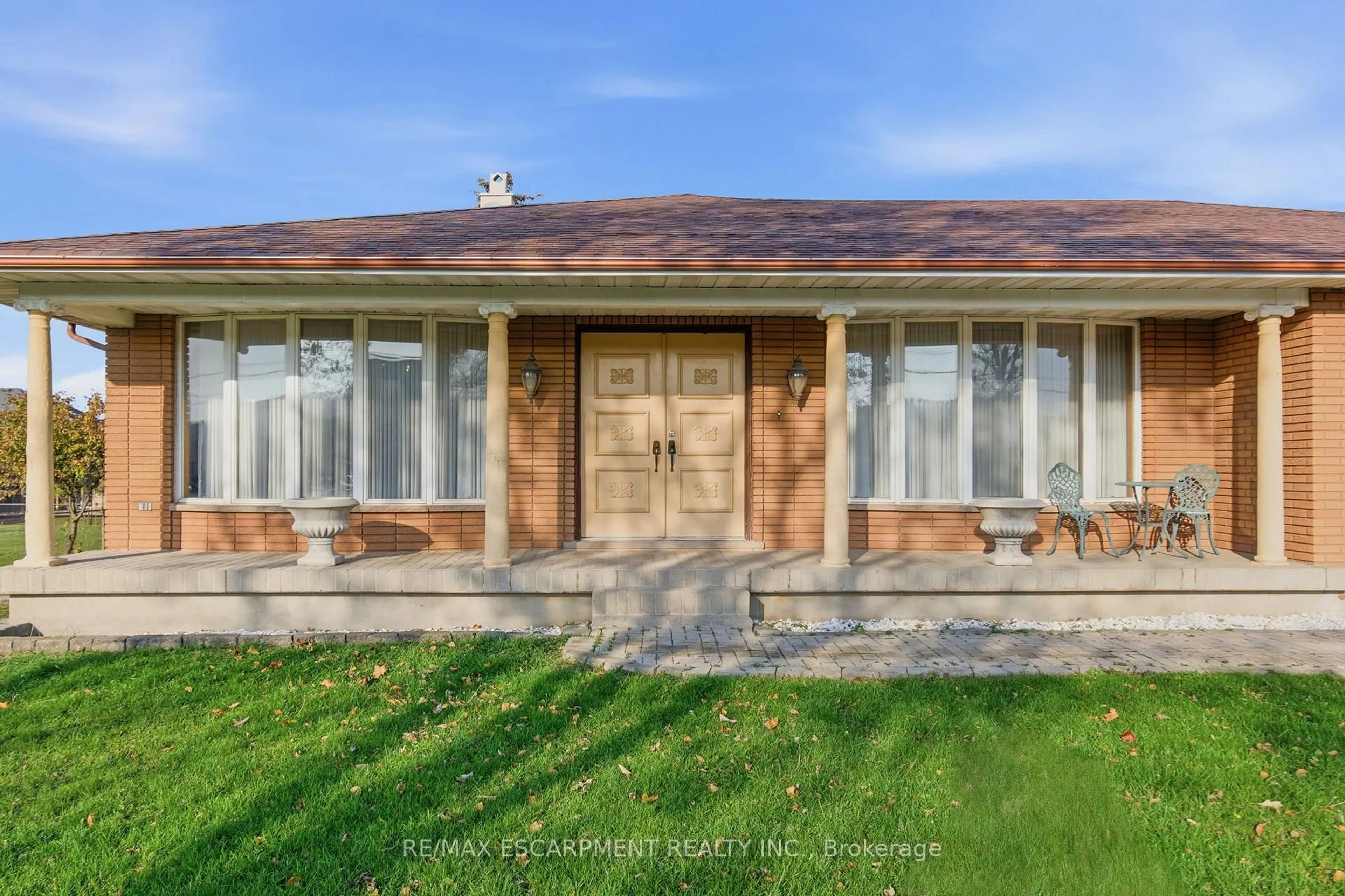 Unknown for 1235 Barton St, Hamilton Ontario L8E 5G9