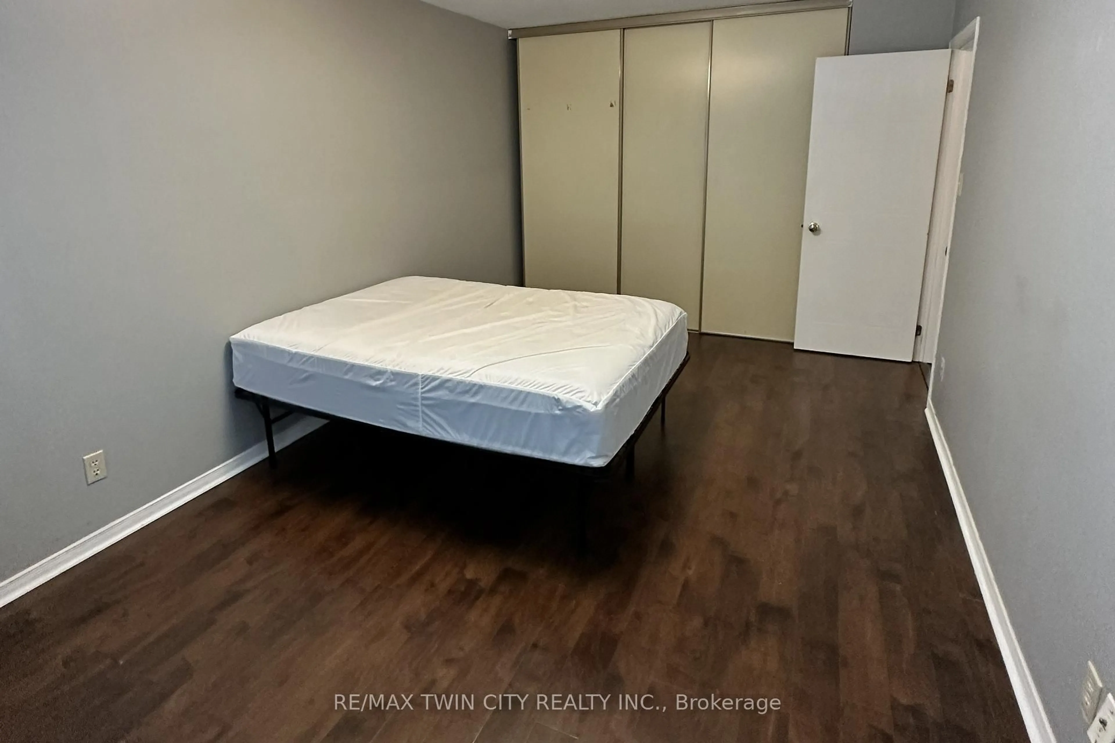A pic of a room for 250 Keats Way #6, Waterloo Ontario N2L 6J5