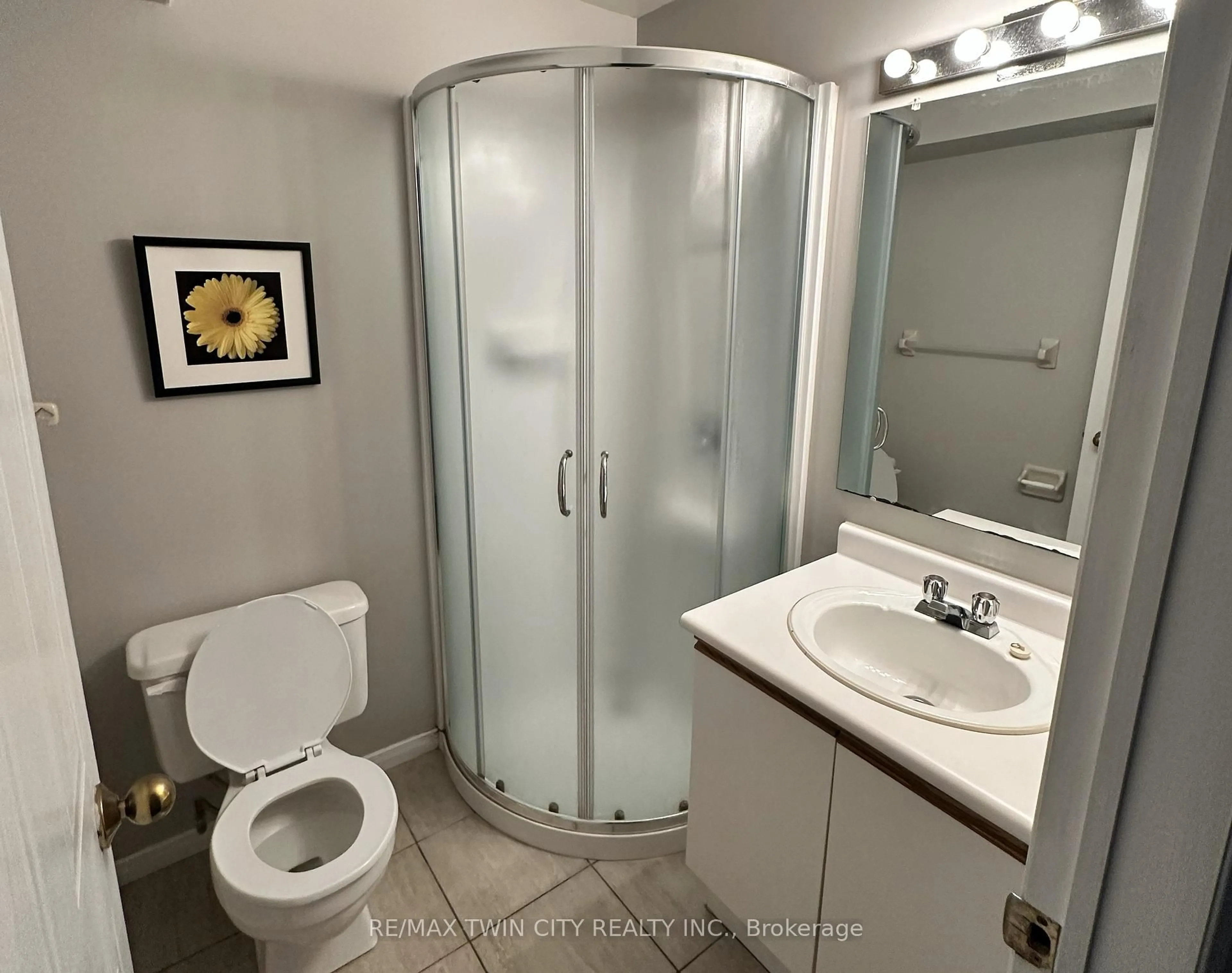 Standard bathroom, unknown for 250 Keats Way #6, Waterloo Ontario N2L 6J5