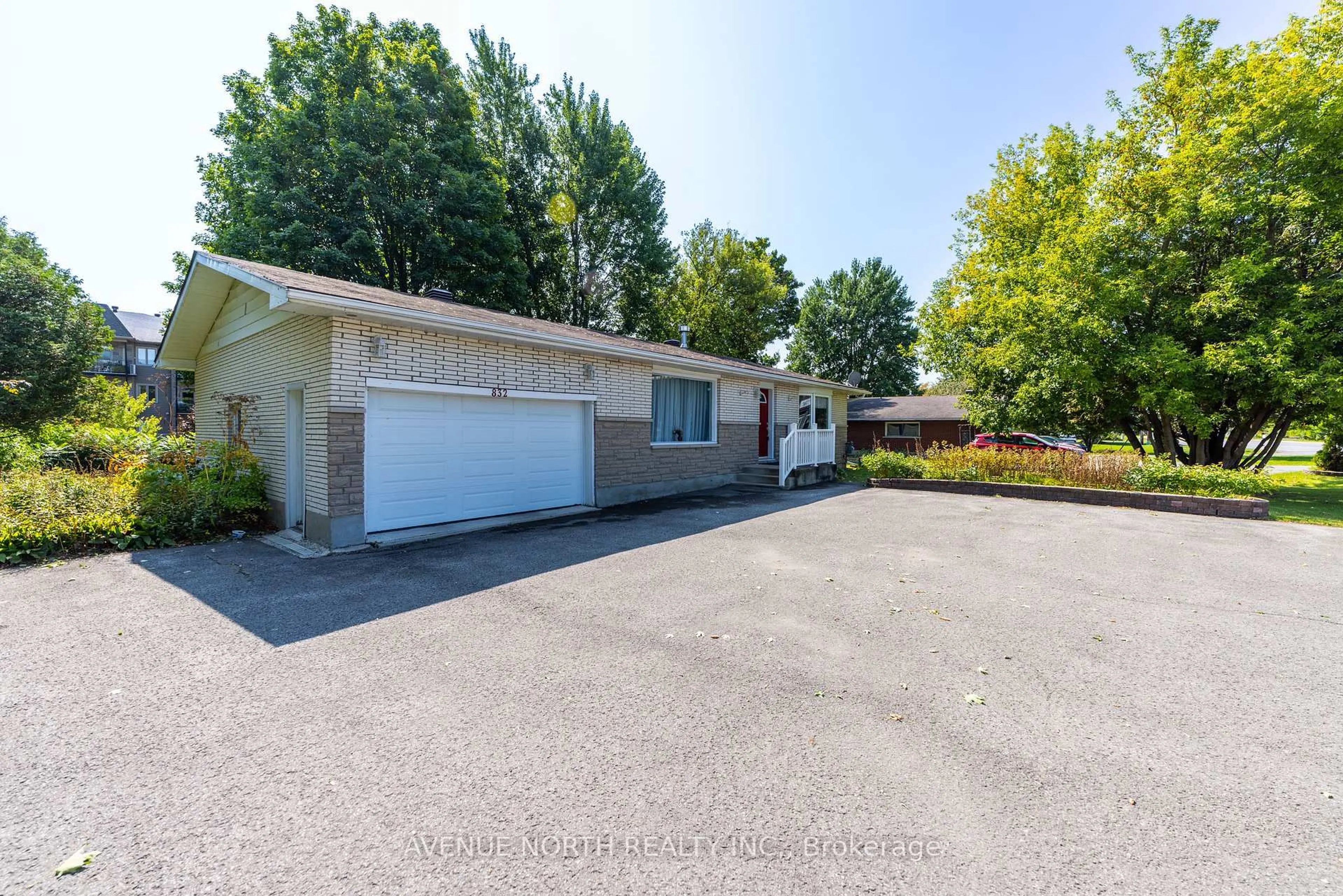 A pic from outside/outdoor area/front of a property/back of a property/a pic from drone, street for 832 Notre Dame St, Russell Ontario K0A 1W1