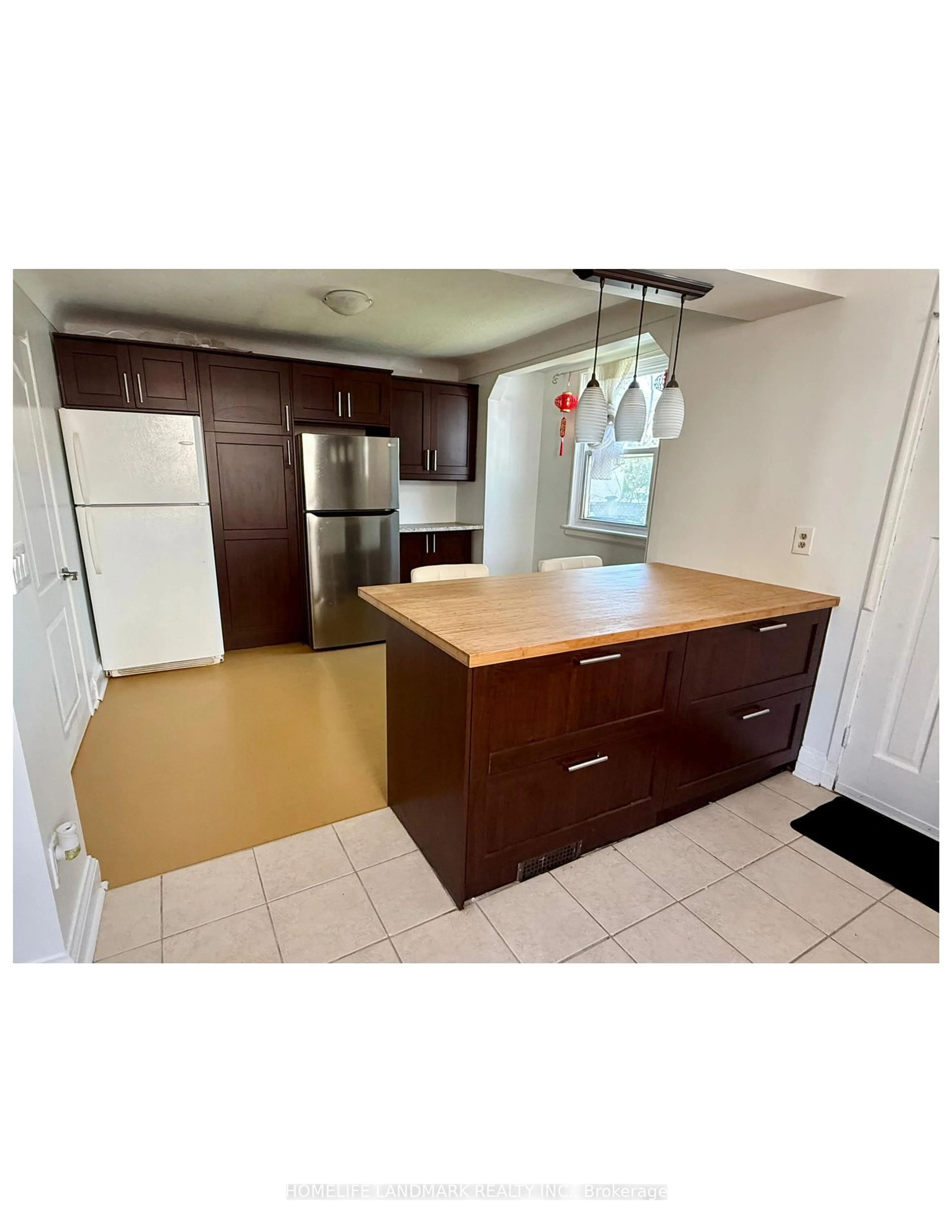 Standard kitchen, unknown for 17 Arkell St, Hamilton Ontario L8S 1N5