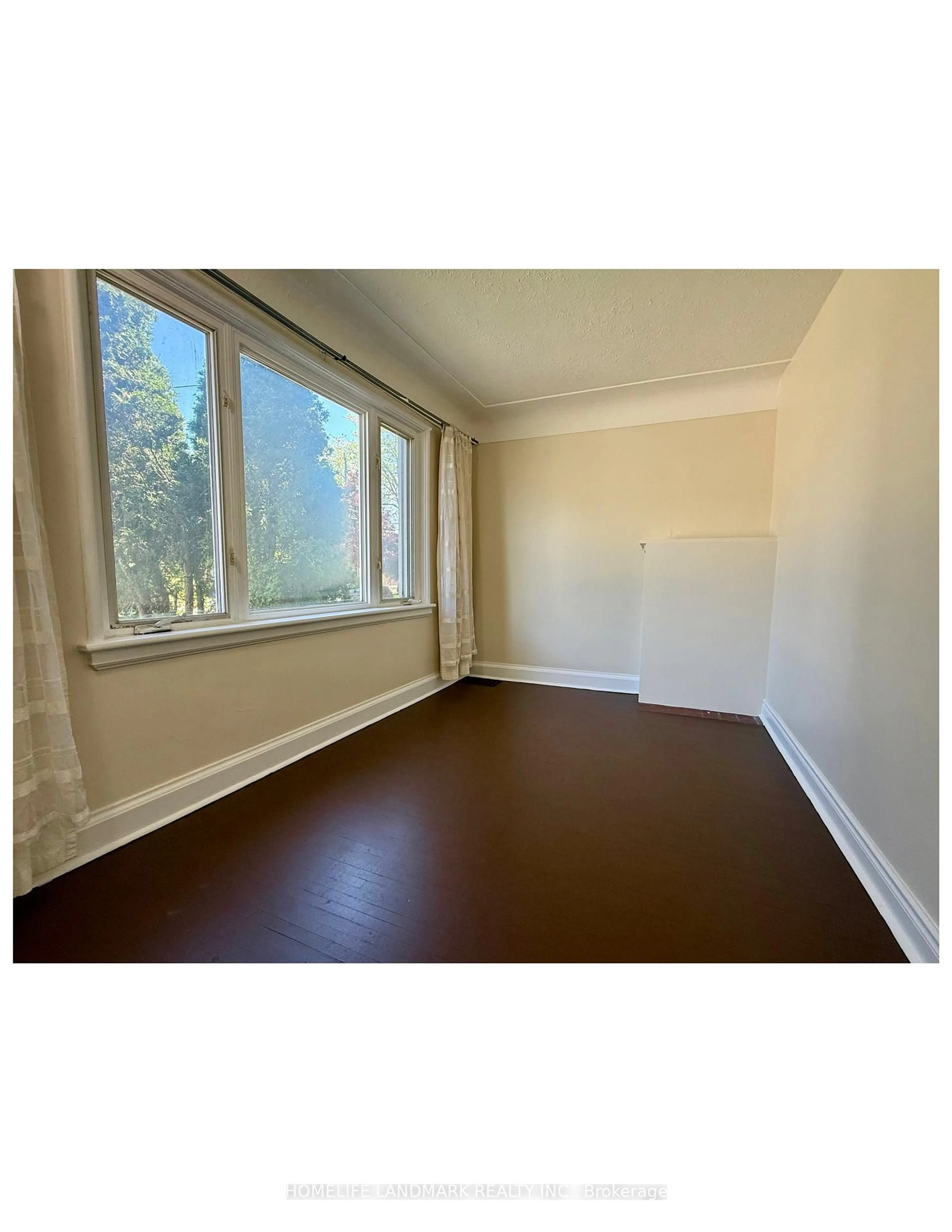 A pic of a room for 17 Arkell St, Hamilton Ontario L8S 1N5