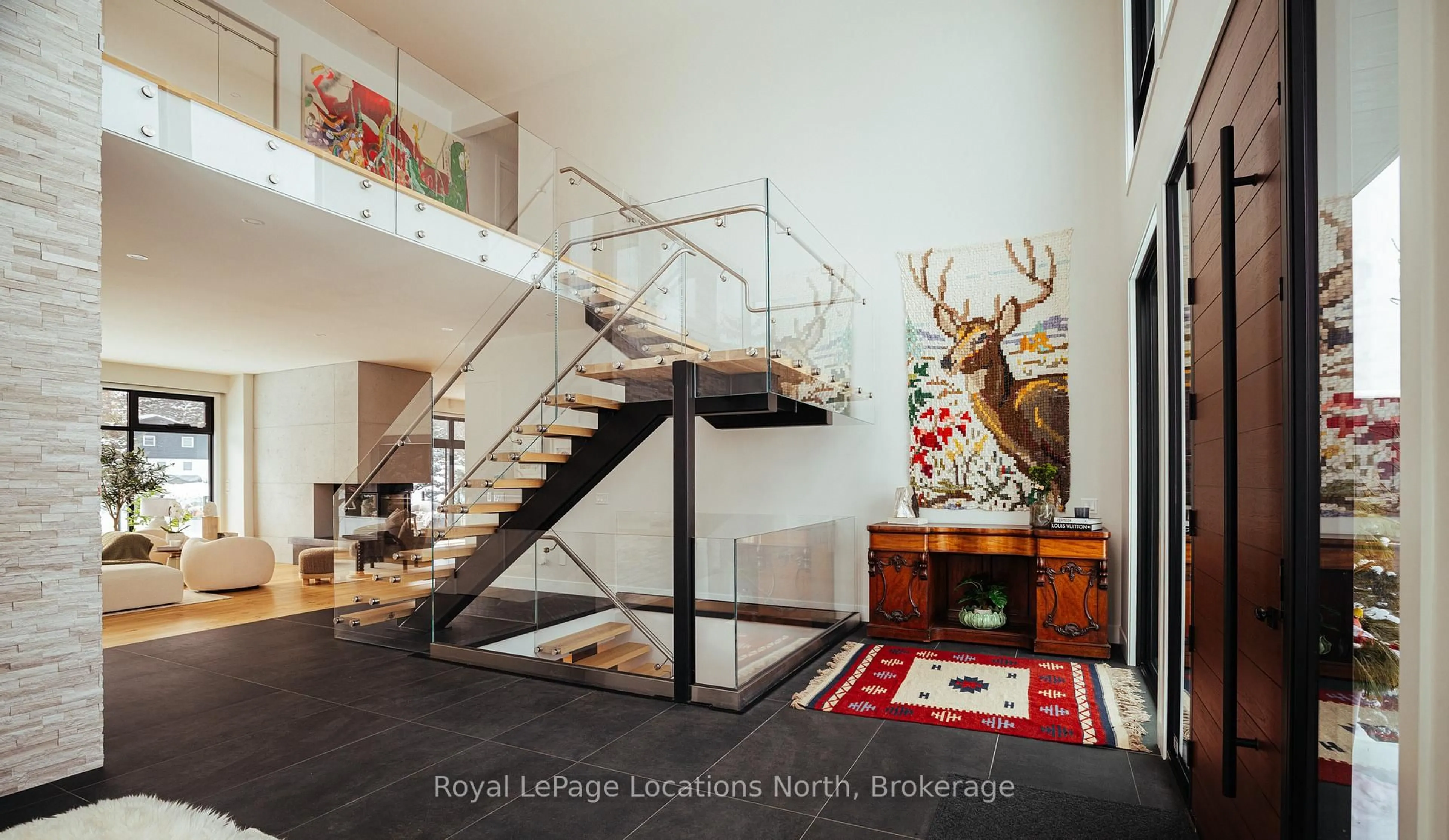 Indoor foyer for 143 WYANDOT Crt, Blue Mountains Ontario L9Y 0S4