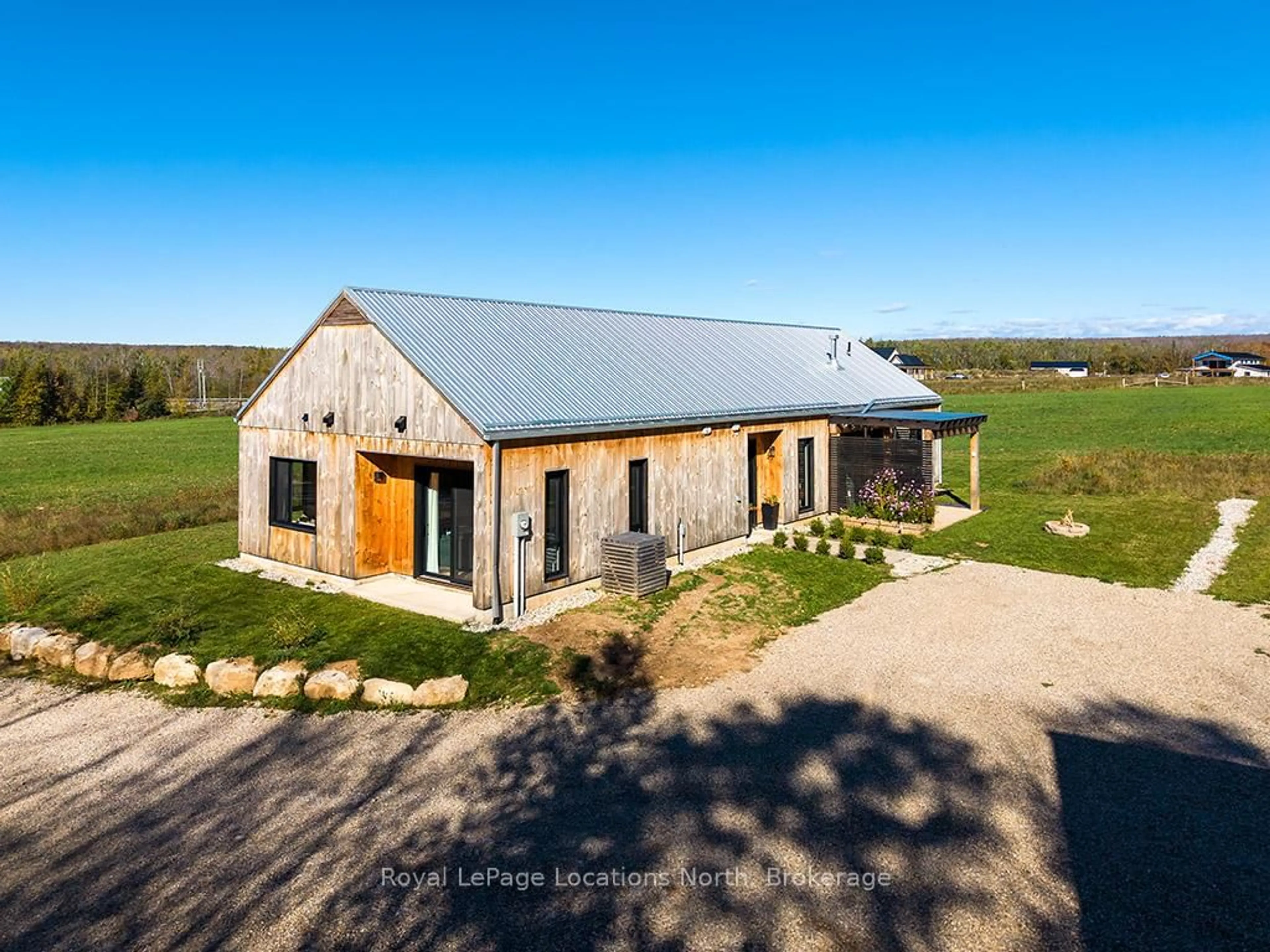 A pic from outside/outdoor area/front of a property/back of a property/a pic from drone, building for 58165 12th Line, Meaford Ontario N4L 1W5